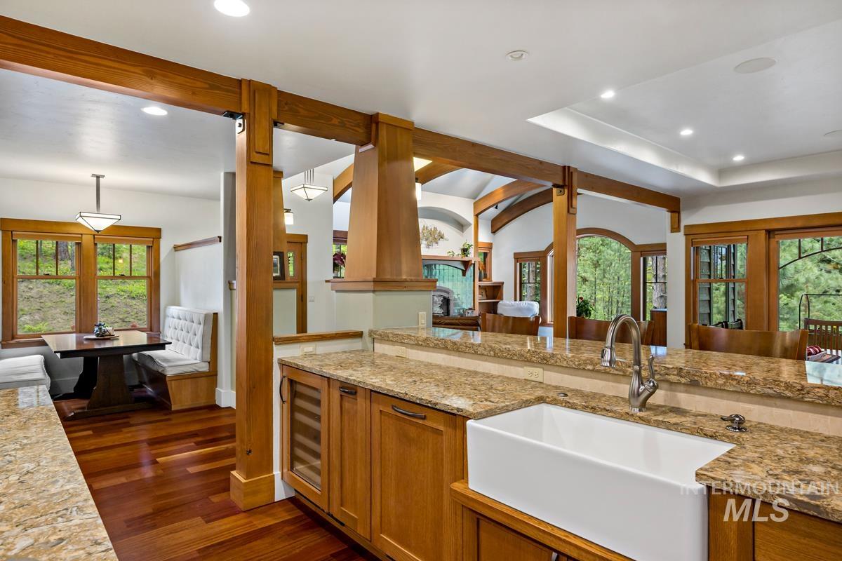 1460 Crown Point Parkway Property Photo 12