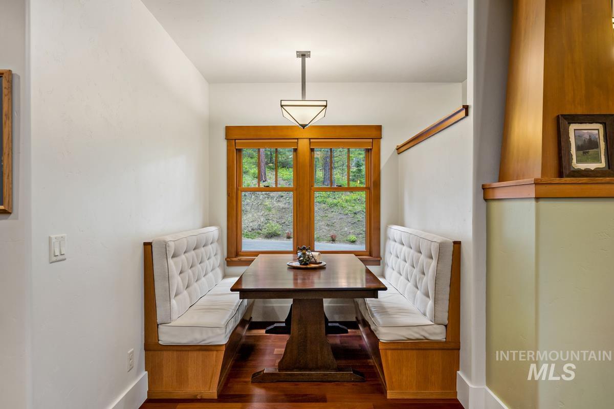 1460 Crown Point Parkway Property Photo 15
