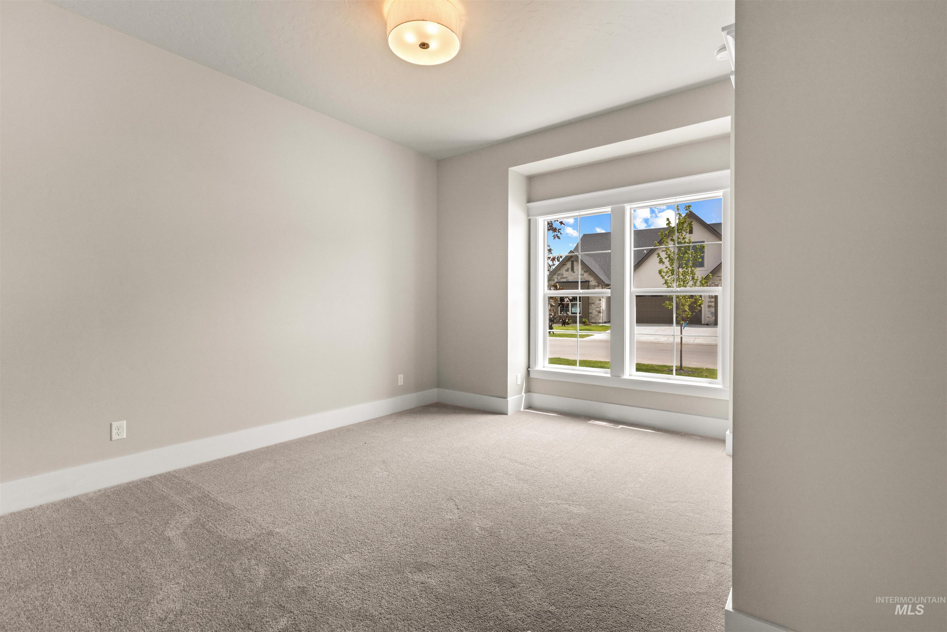 2526 E Wickham Dr Property Photo 10