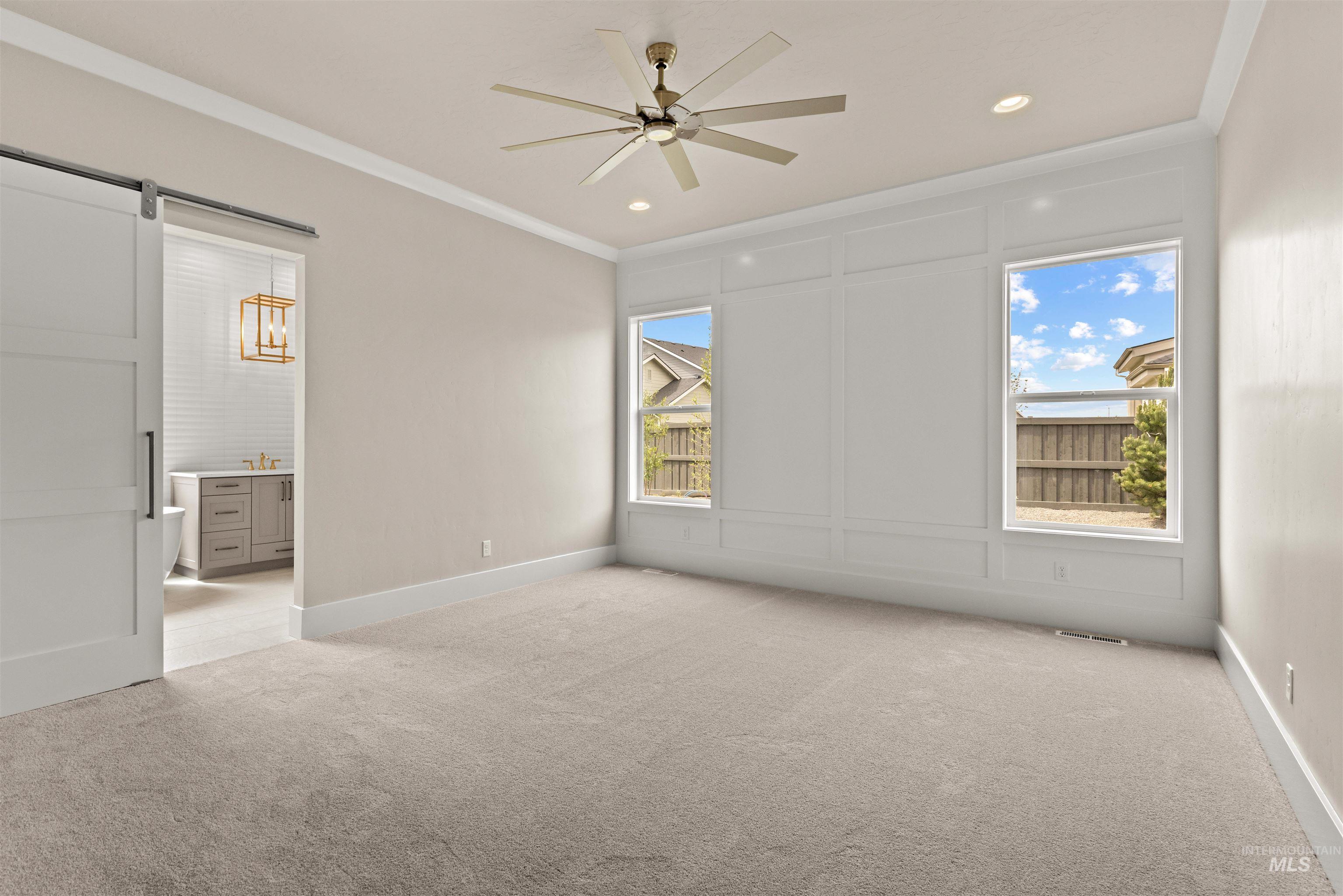 2526 E Wickham Dr Property Photo 29