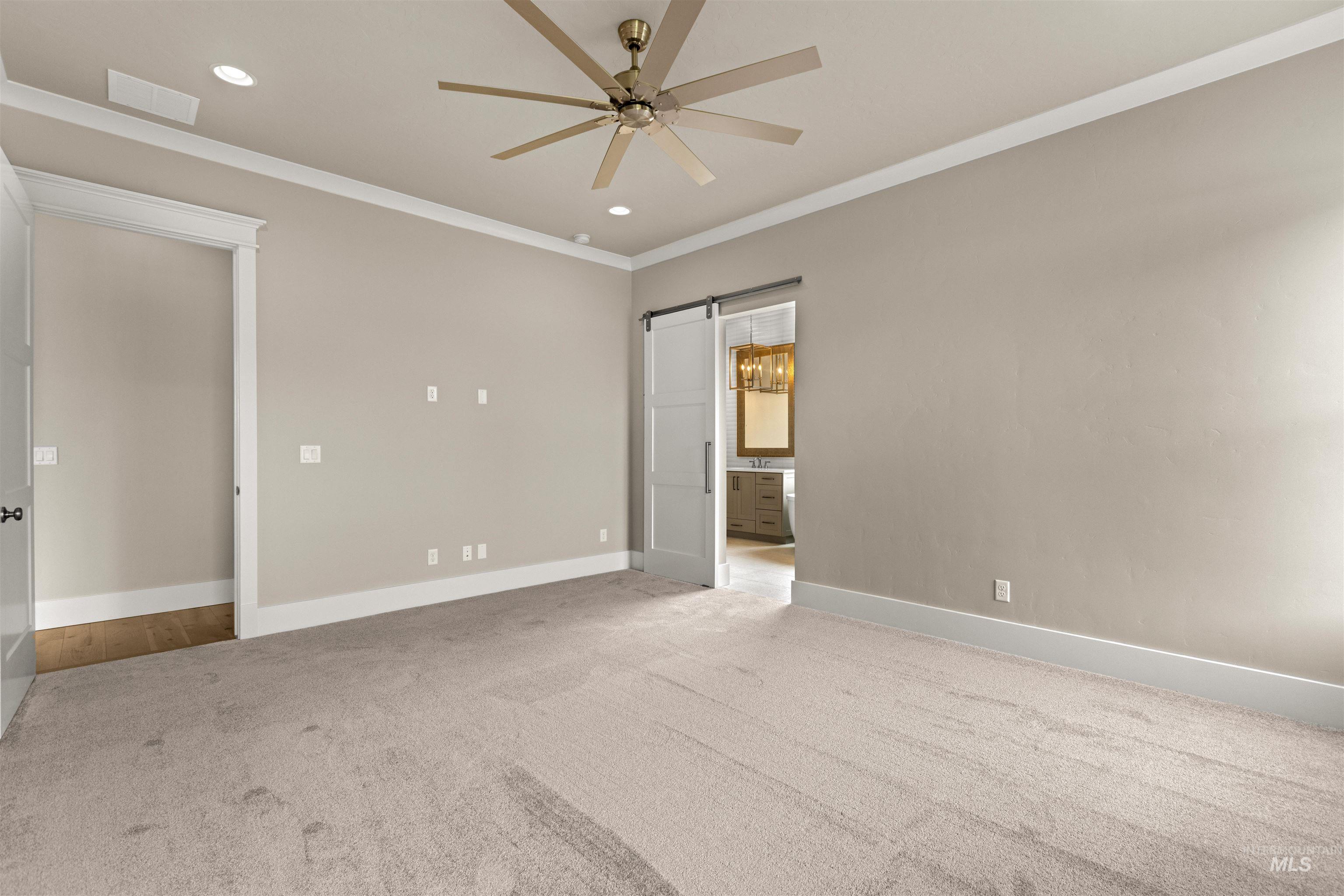 2526 E Wickham Dr Property Photo 30