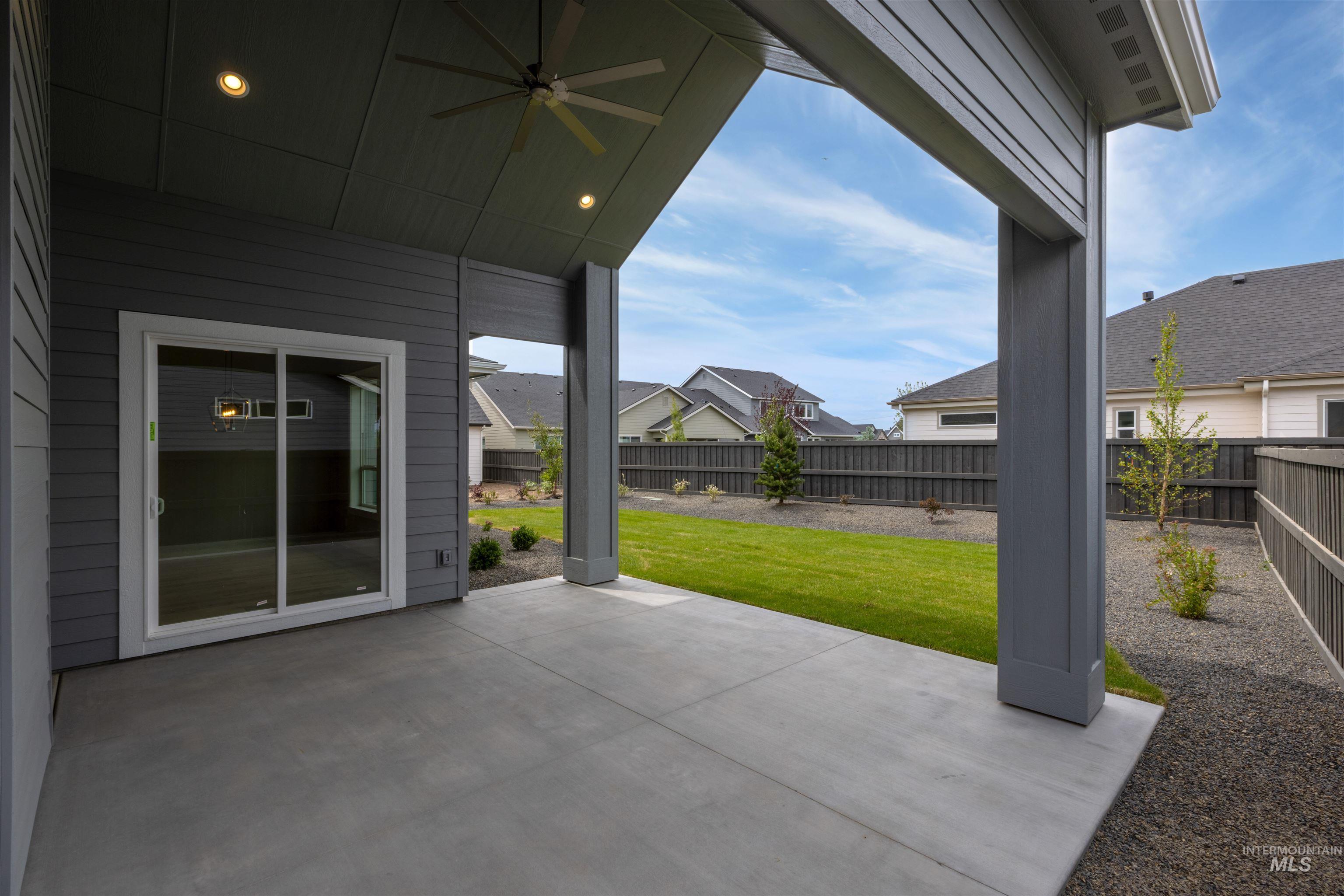2526 E Wickham Dr Property Photo 40