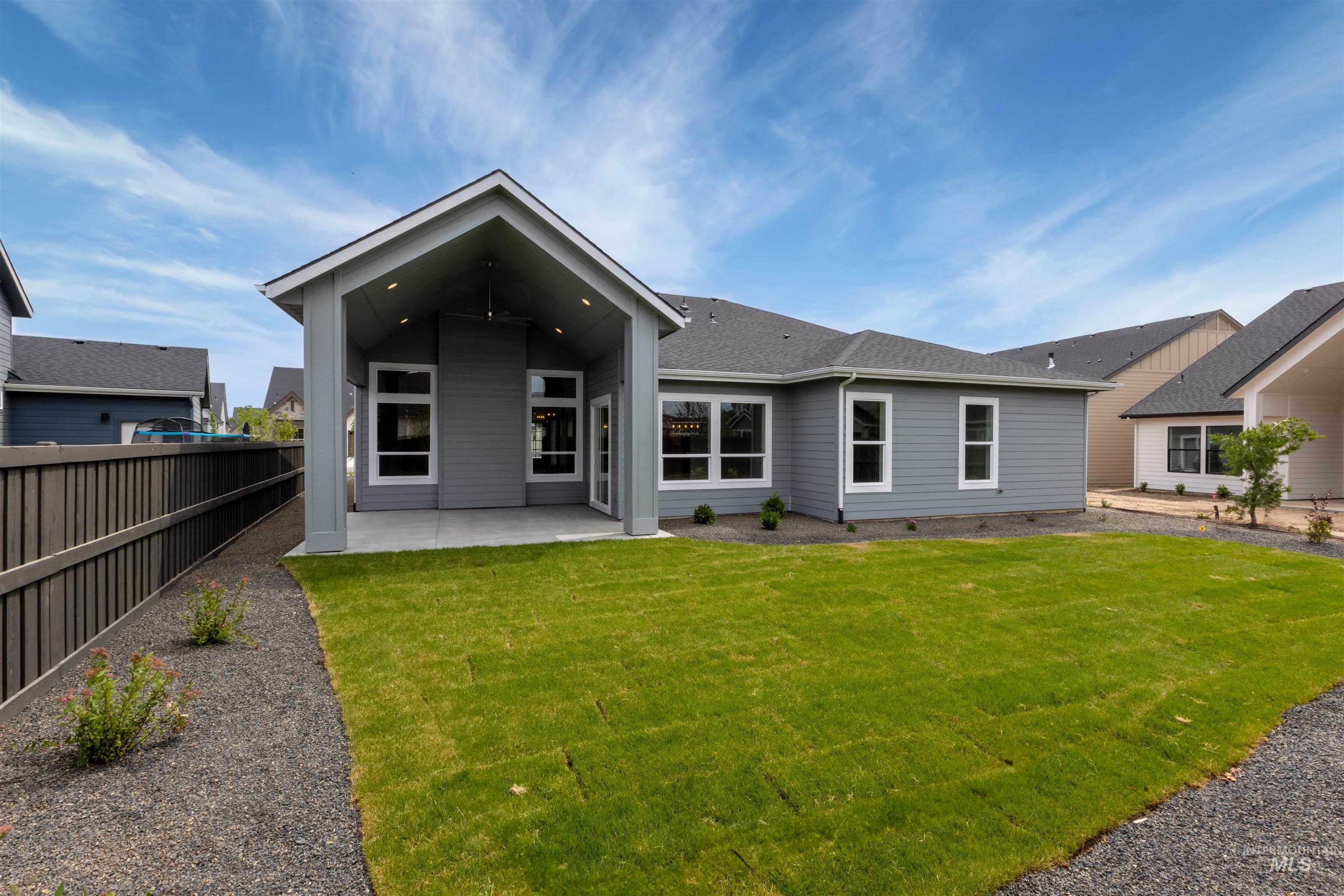 2526 E Wickham Dr Property Photo 41