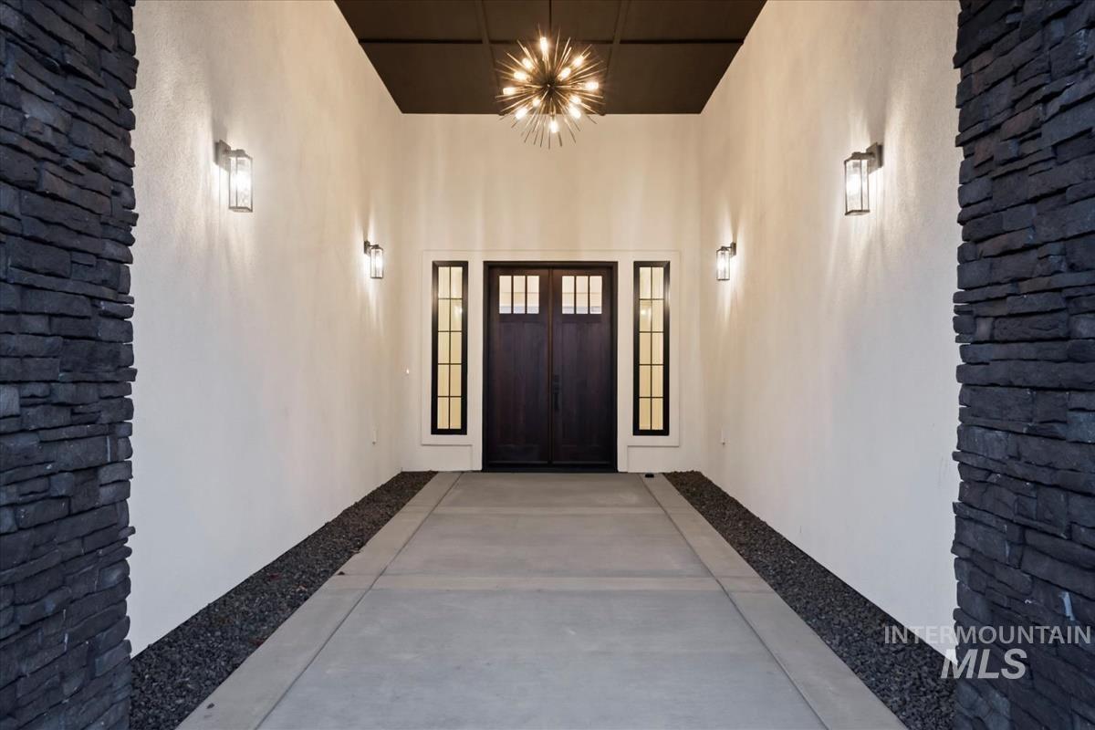 9773 S Peregrine Falcon Ave. Property Photo 3