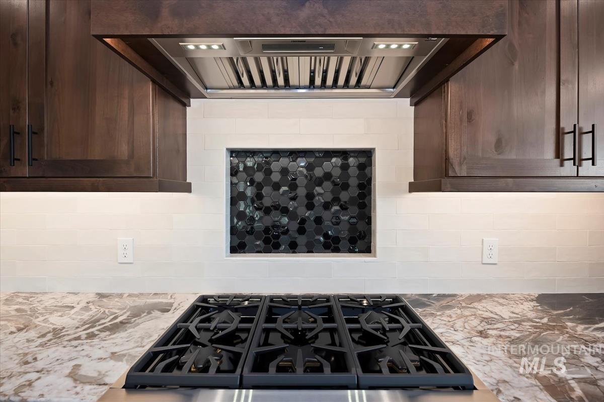 9773 S Peregrine Falcon Ave. Property Photo 11