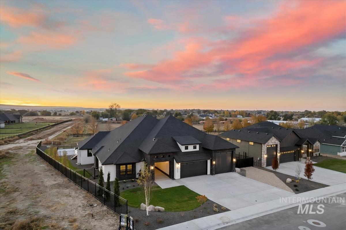 9773 S Peregrine Falcon Ave. Property Photo 47