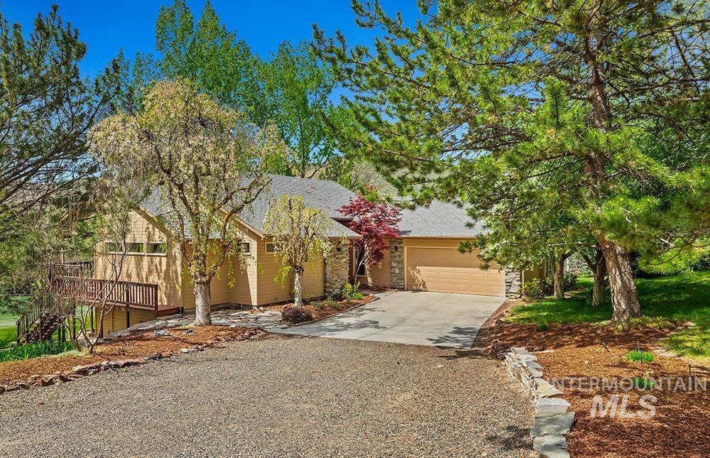 8425 W Spring Creek Way Property Photo 2