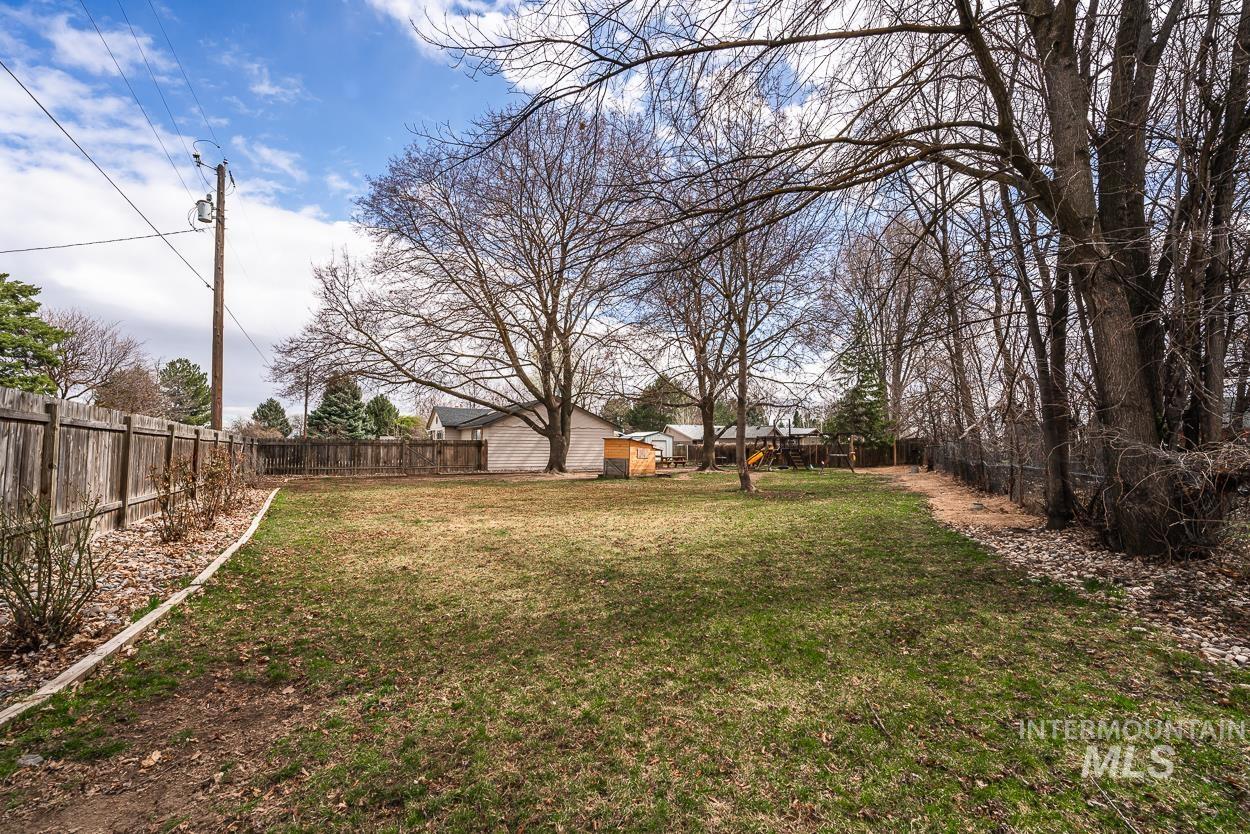 2720 Hillcrest Ln Property Photo 25