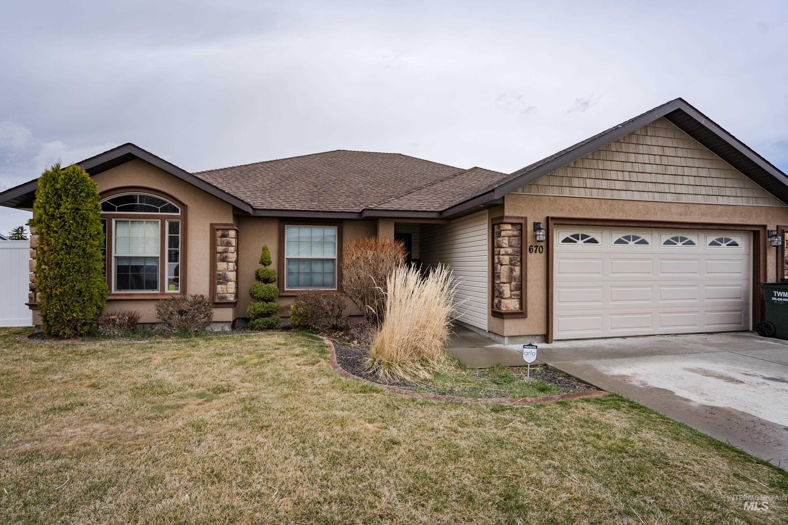 670 Crocus Ln Property Photo