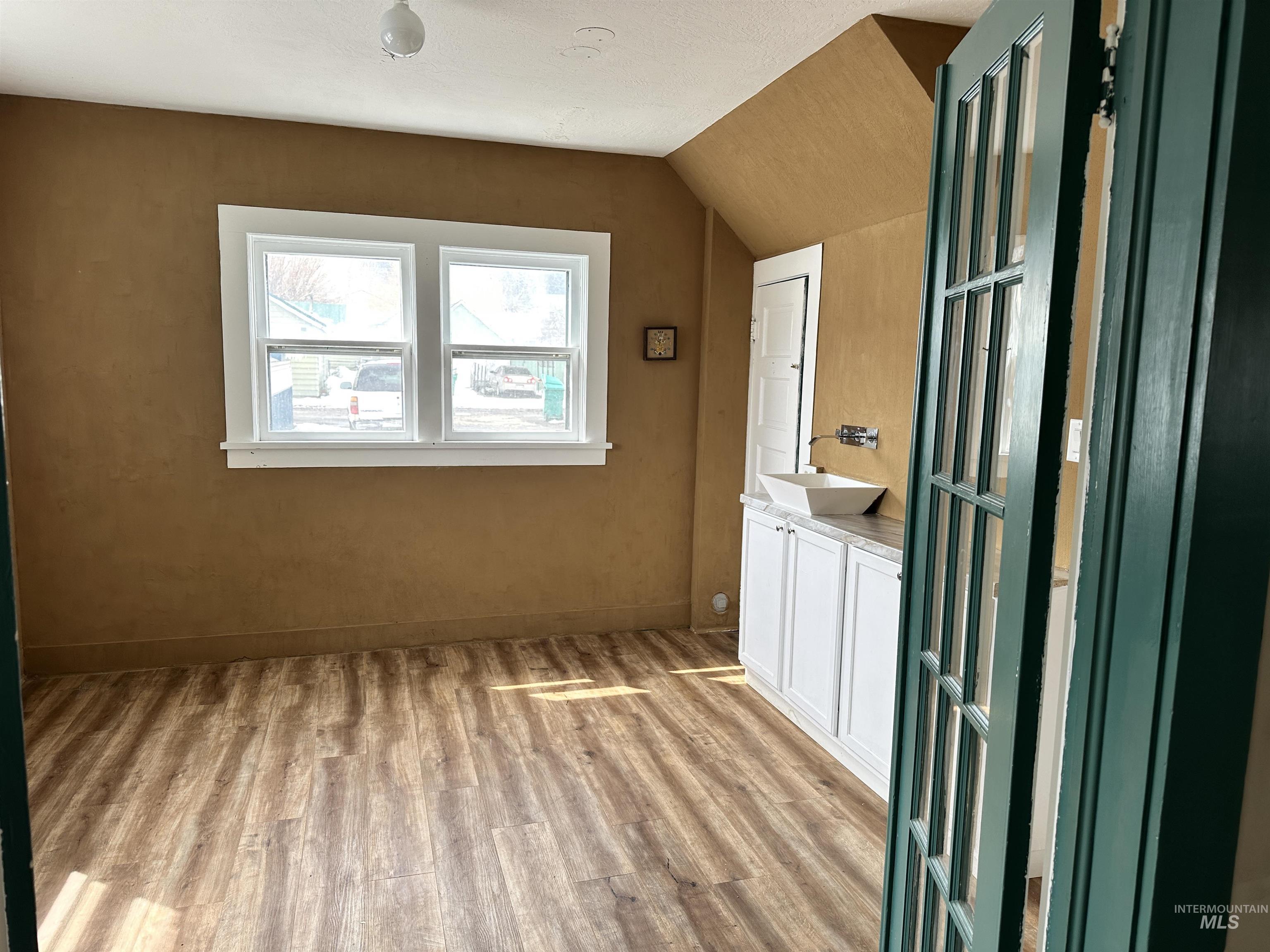 121 S Main Street Property Photo 4