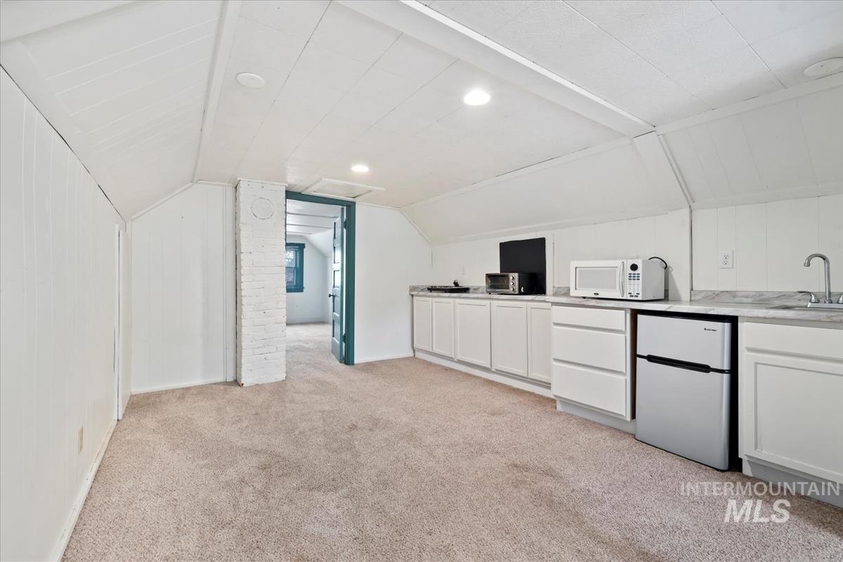 121 S Main Street Property Photo 18