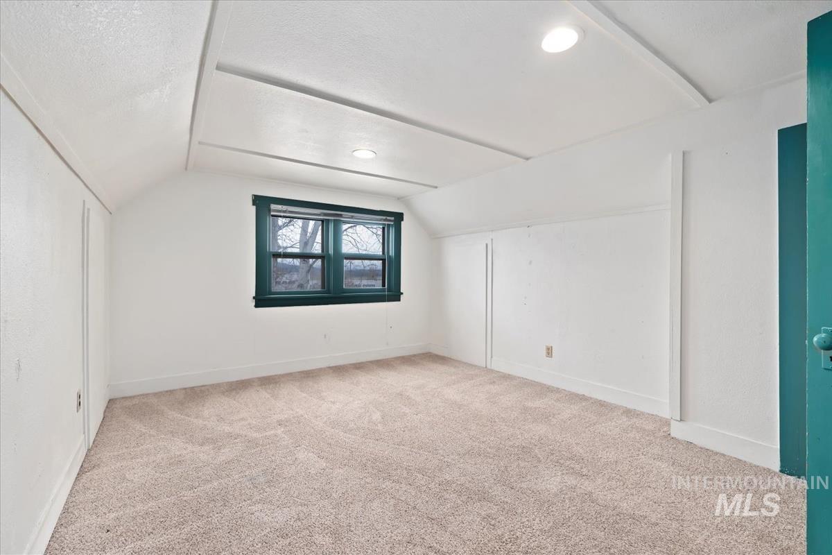 121 S Main Street Property Photo 19