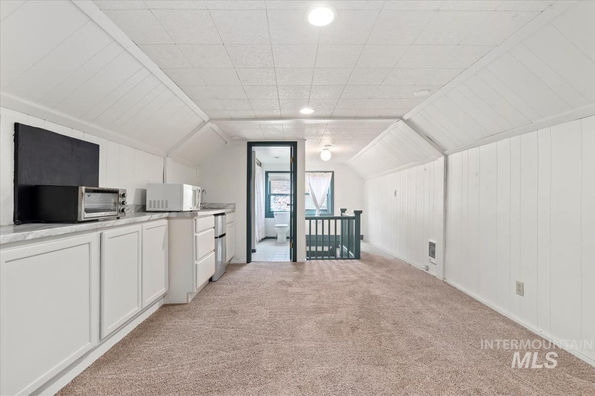 121 S Main Street Property Photo 20