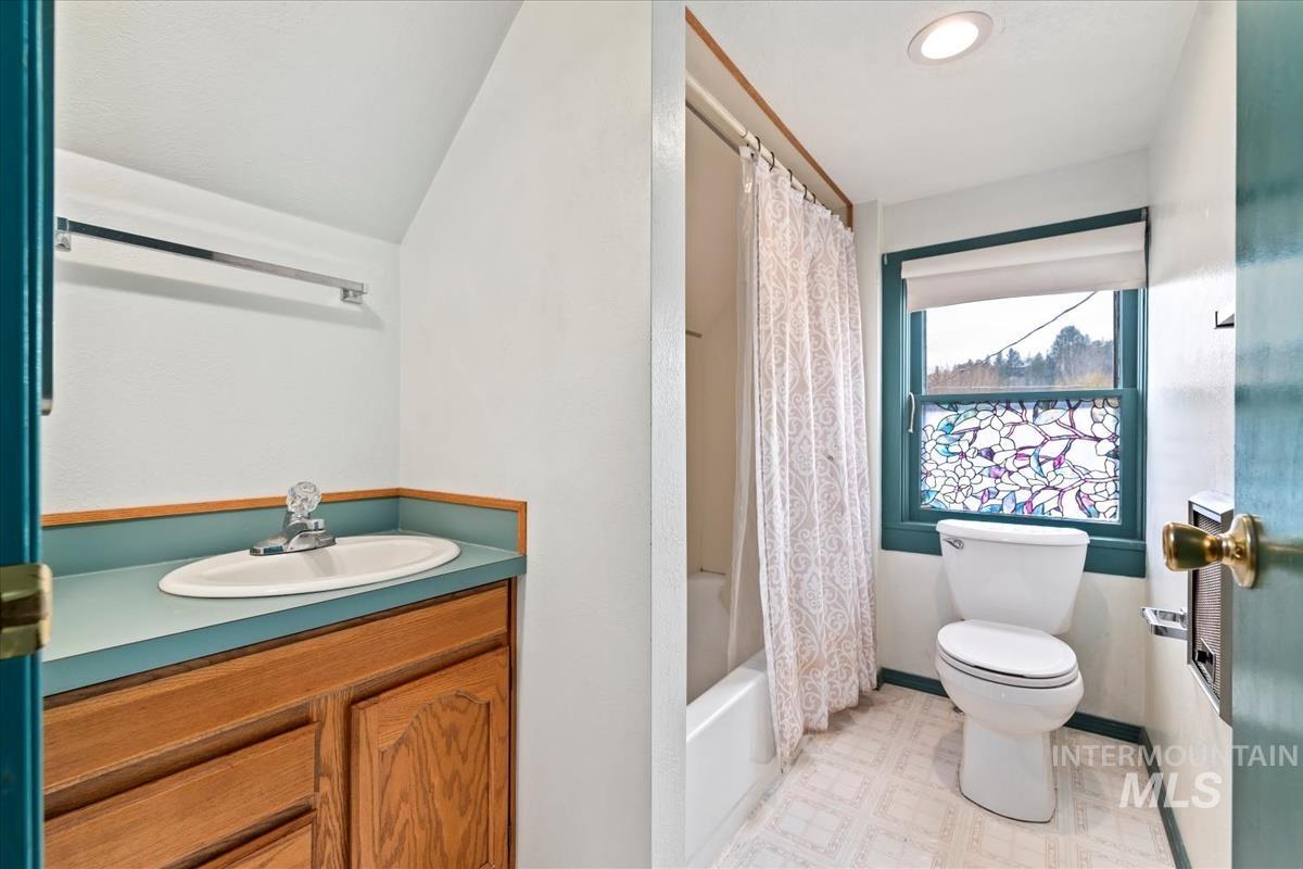 121 S Main Street Property Photo 22