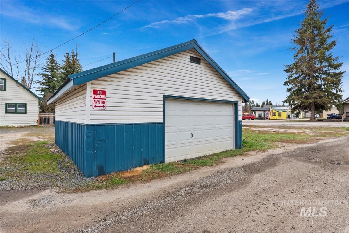 121 S Main Street Property Photo 25