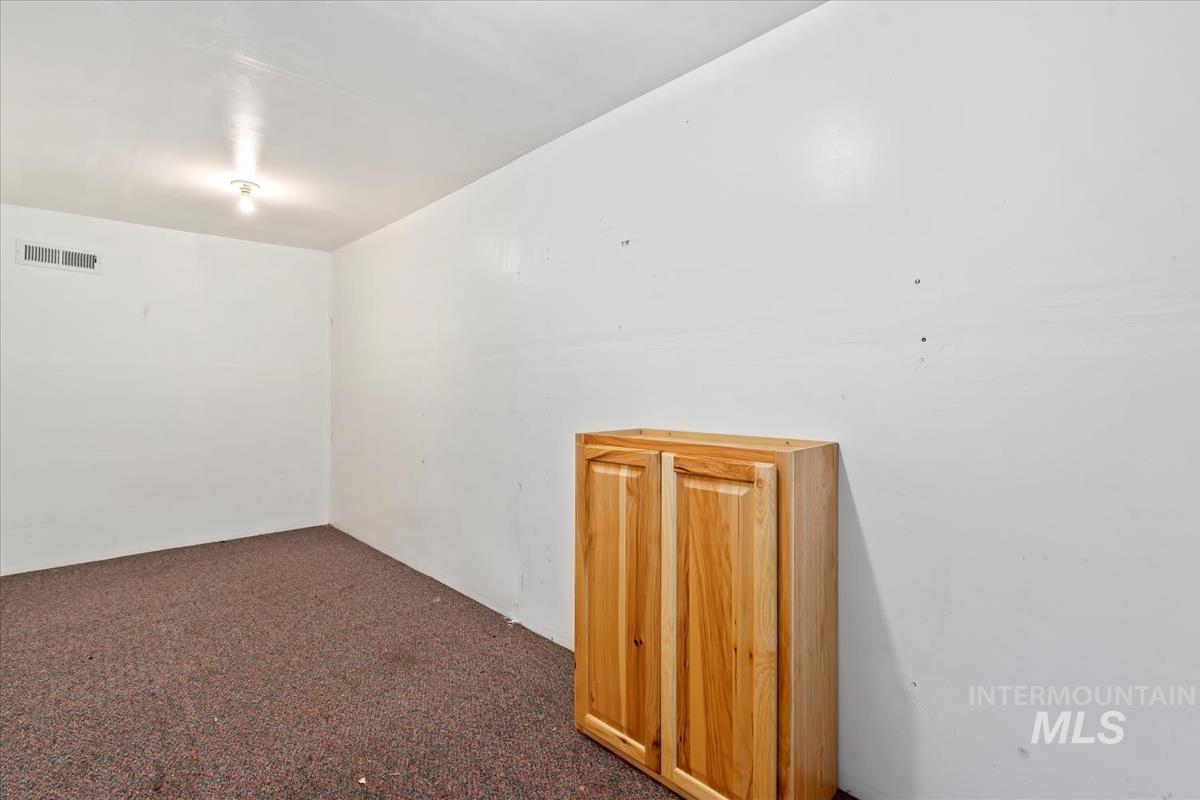 121 S Main Street Property Photo 27