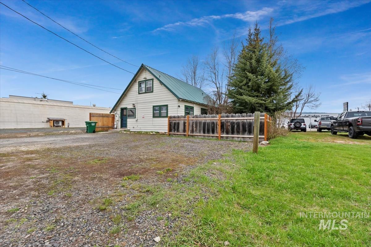 121 S Main Street Property Photo 31