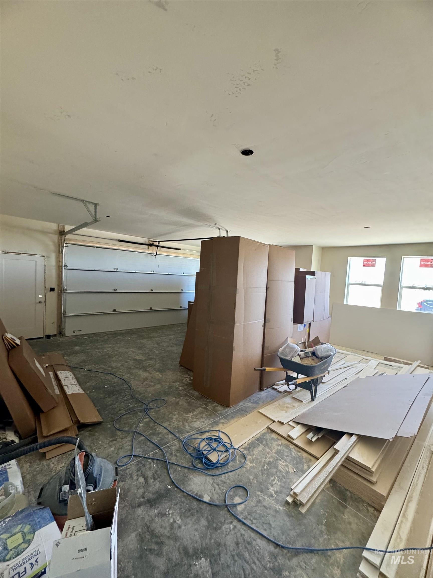 266 Ferdinand Circle Property Photo 4