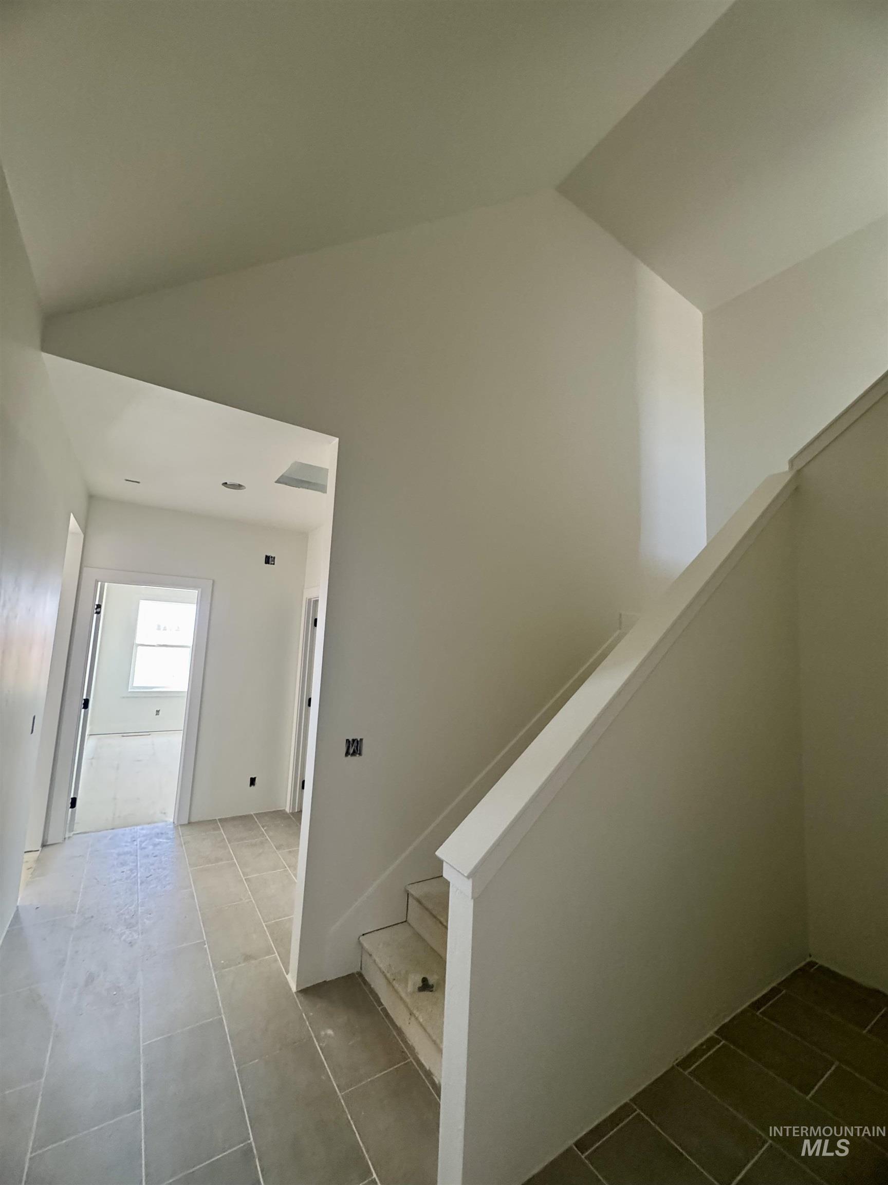266 Ferdinand Circle Property Photo 5