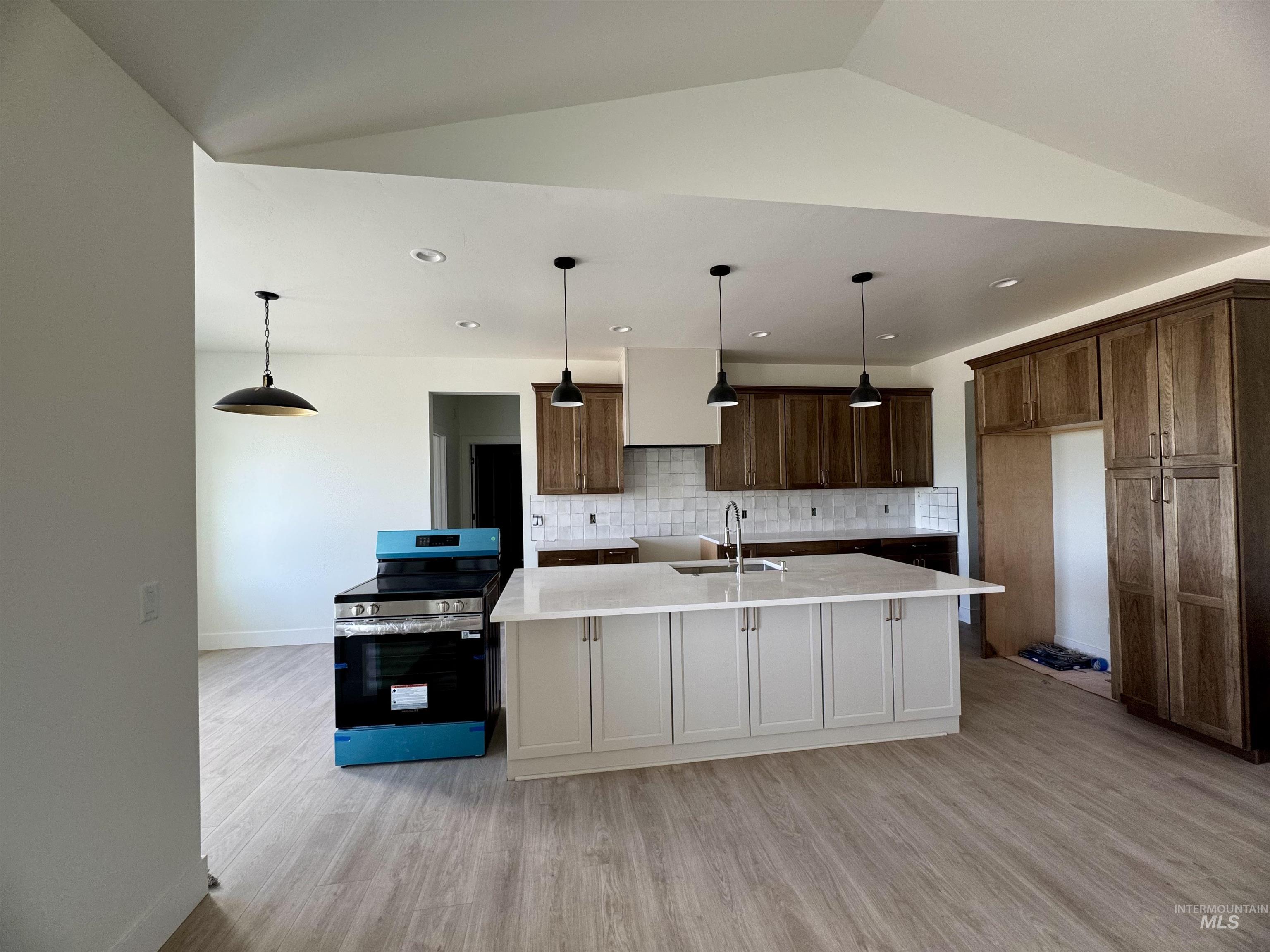 266 Ferdinand Circle Property Photo 7