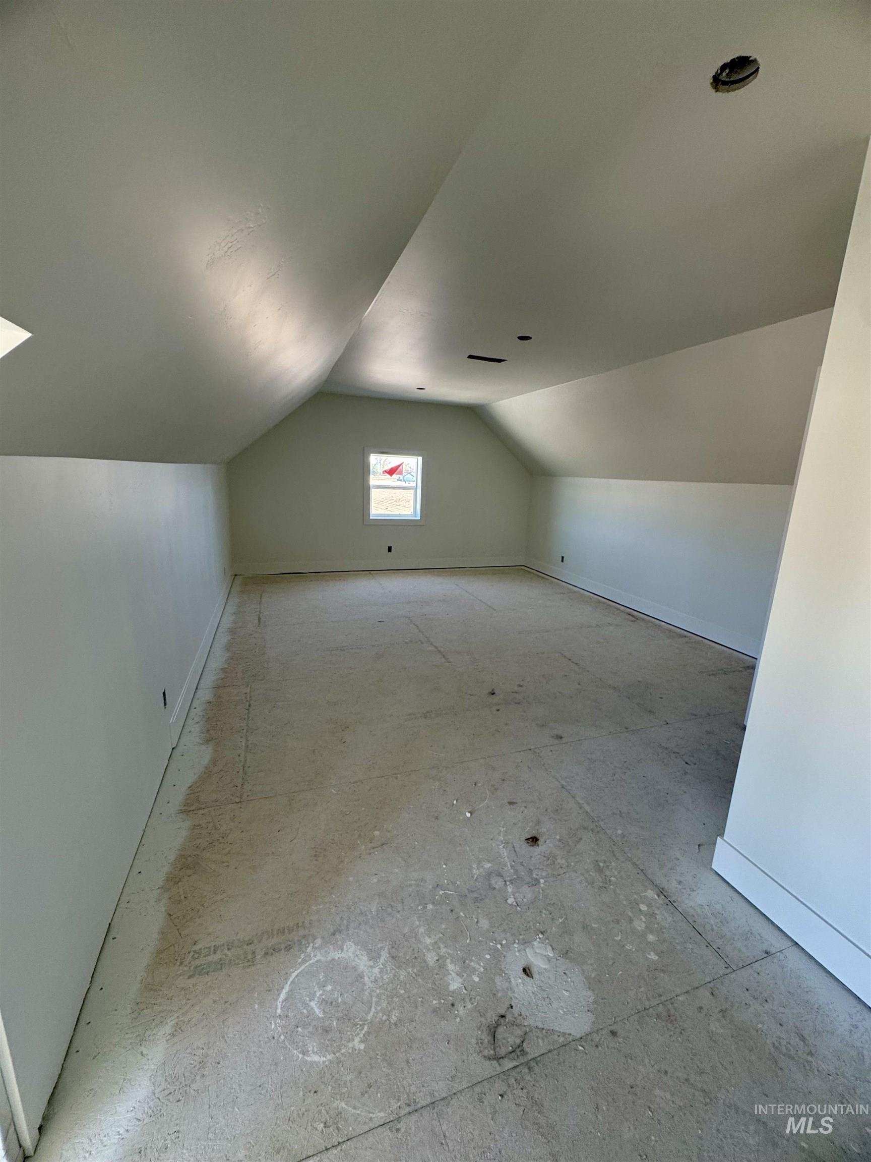 266 Ferdinand Circle Property Photo 8