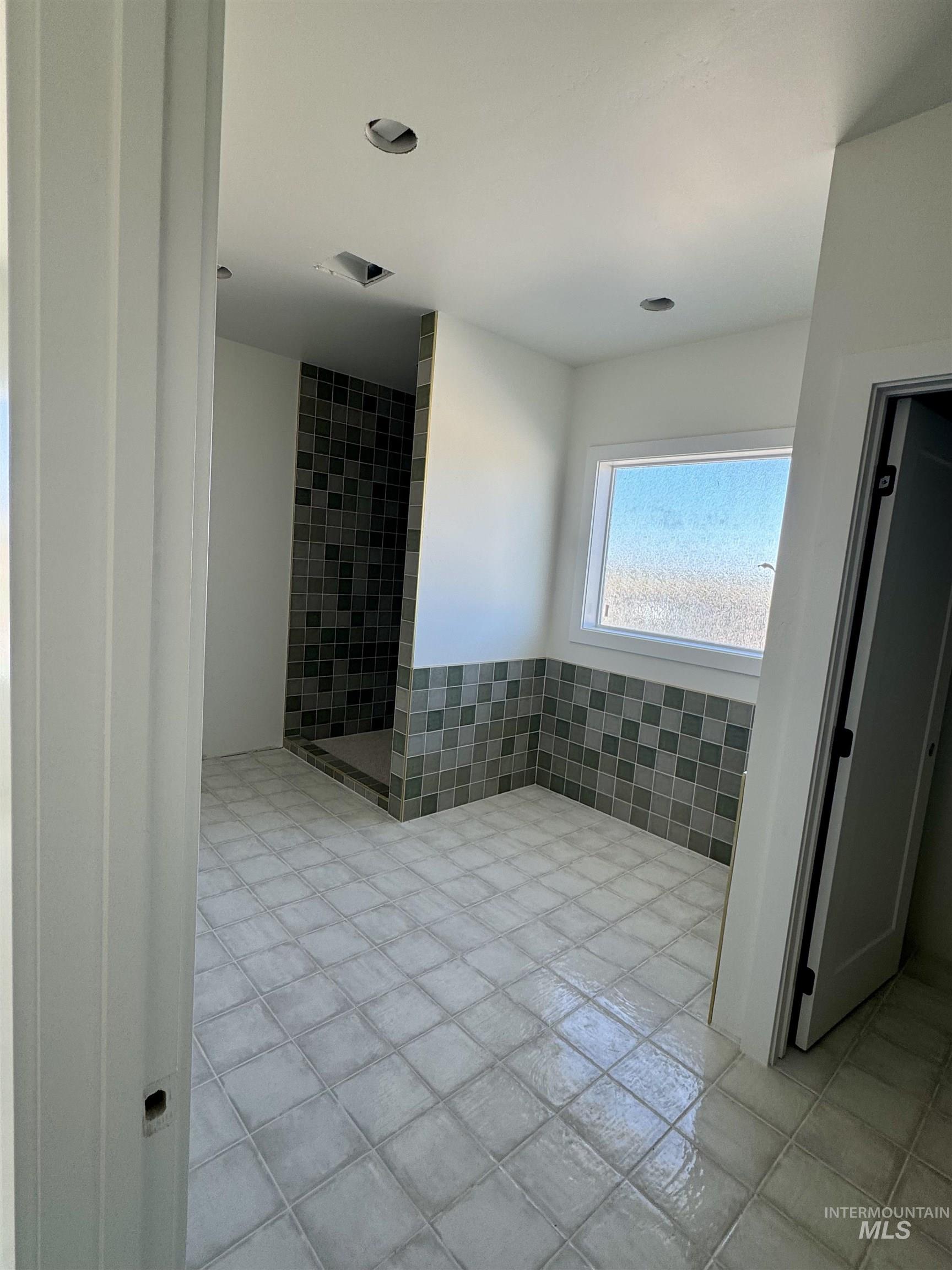 266 Ferdinand Circle Property Photo 16