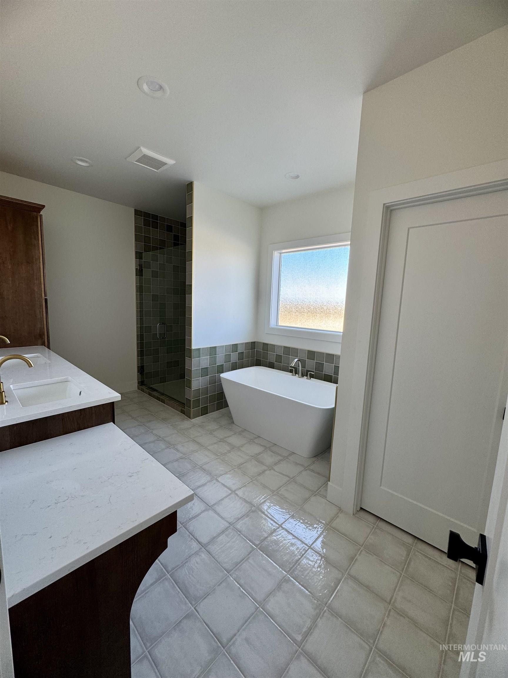 266 Ferdinand Circle Property Photo 21