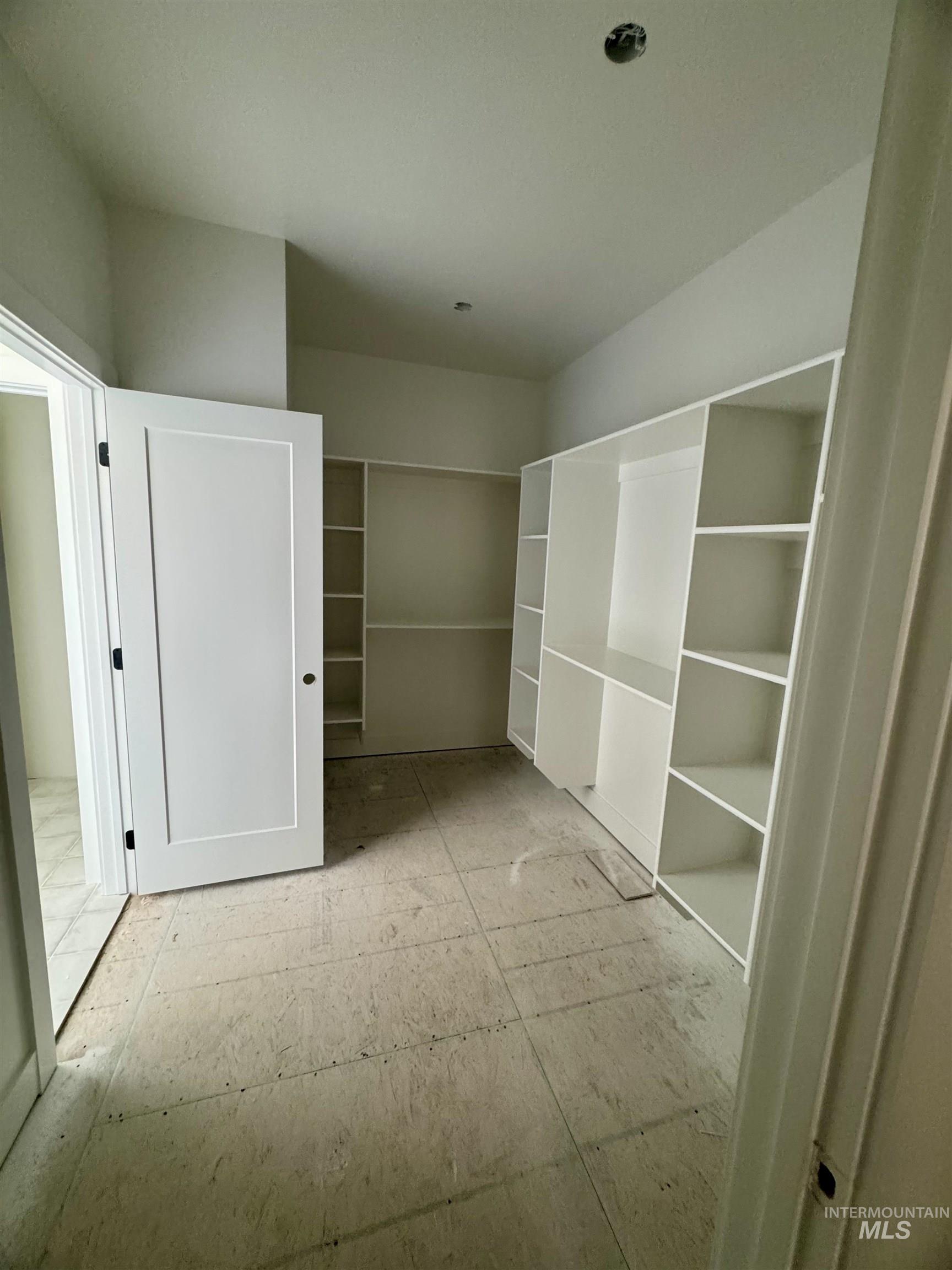 266 Ferdinand Circle Property Photo 22