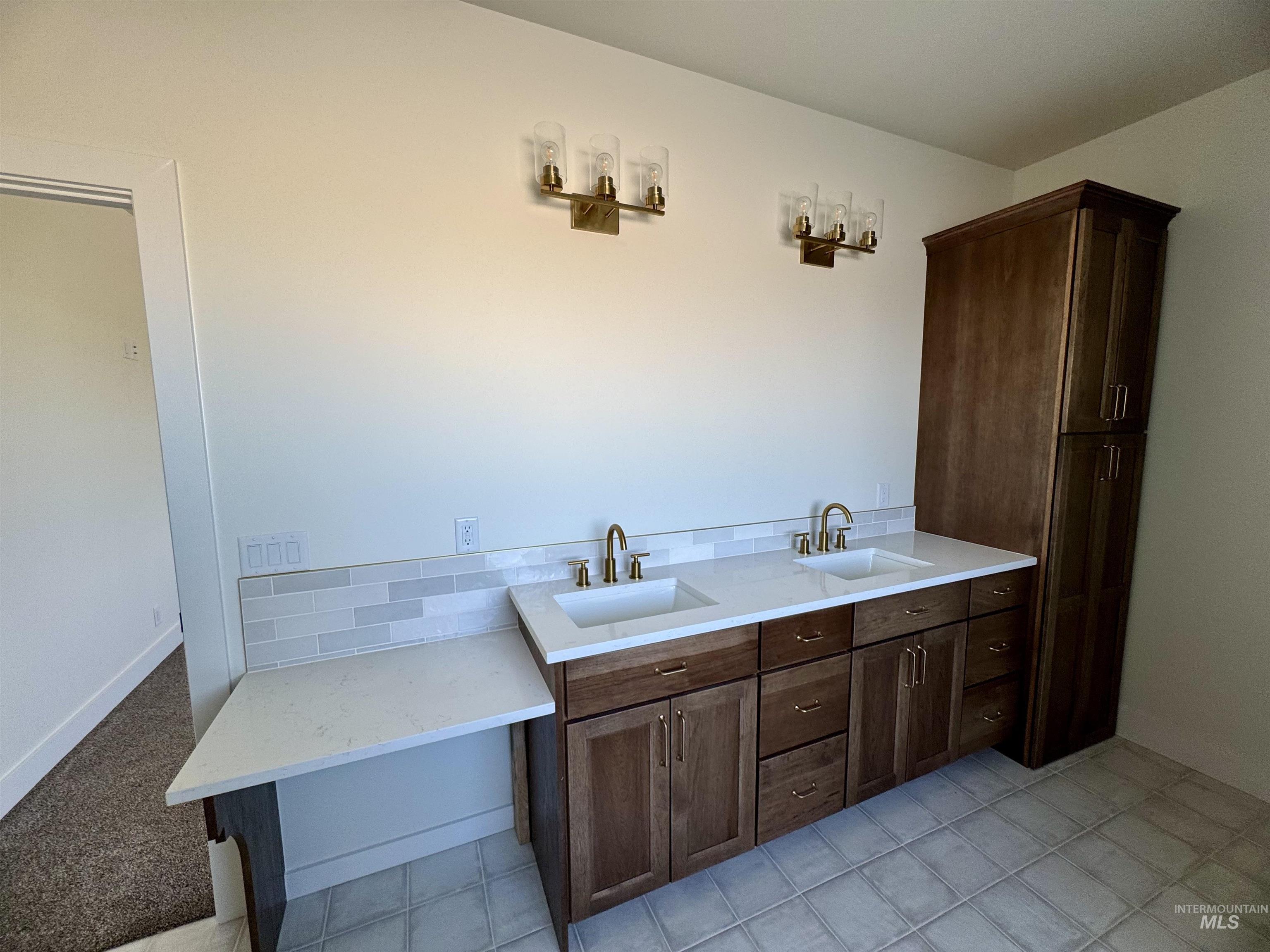 266 Ferdinand Circle Property Photo 22