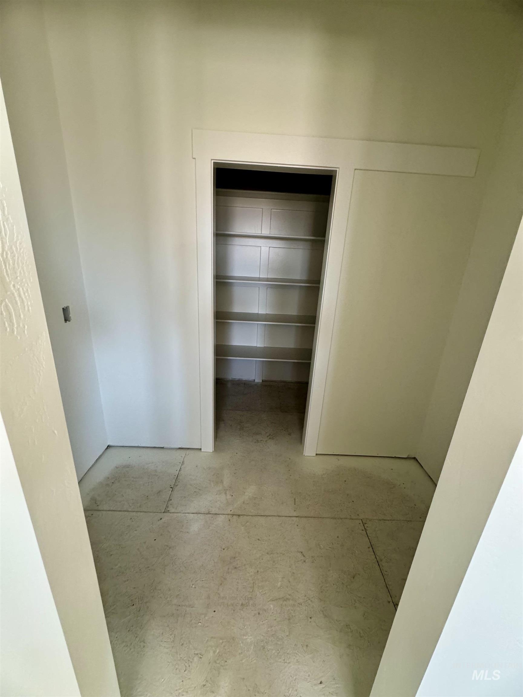 266 Ferdinand Circle Property Photo 27
