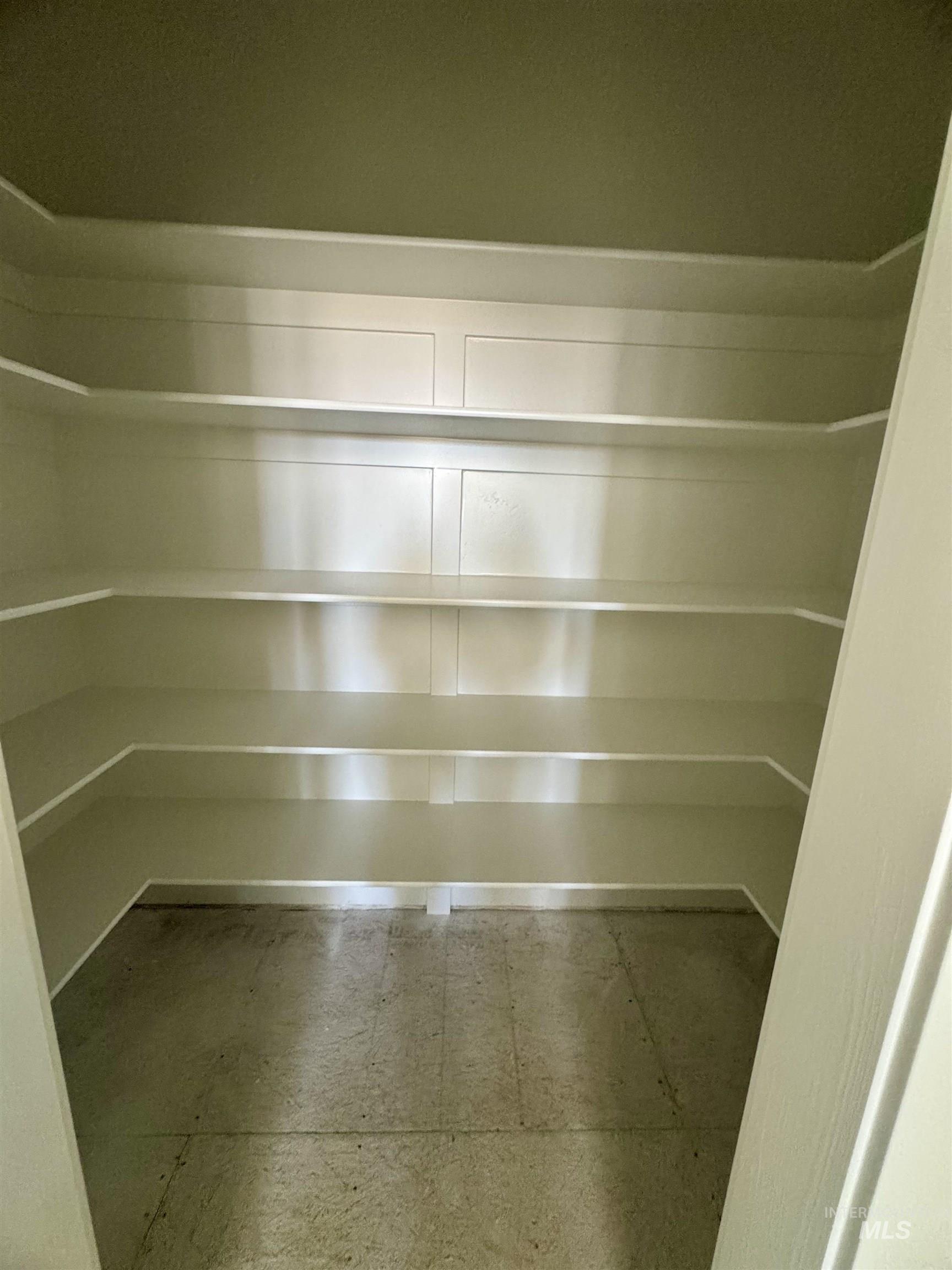 266 Ferdinand Circle Property Photo 28