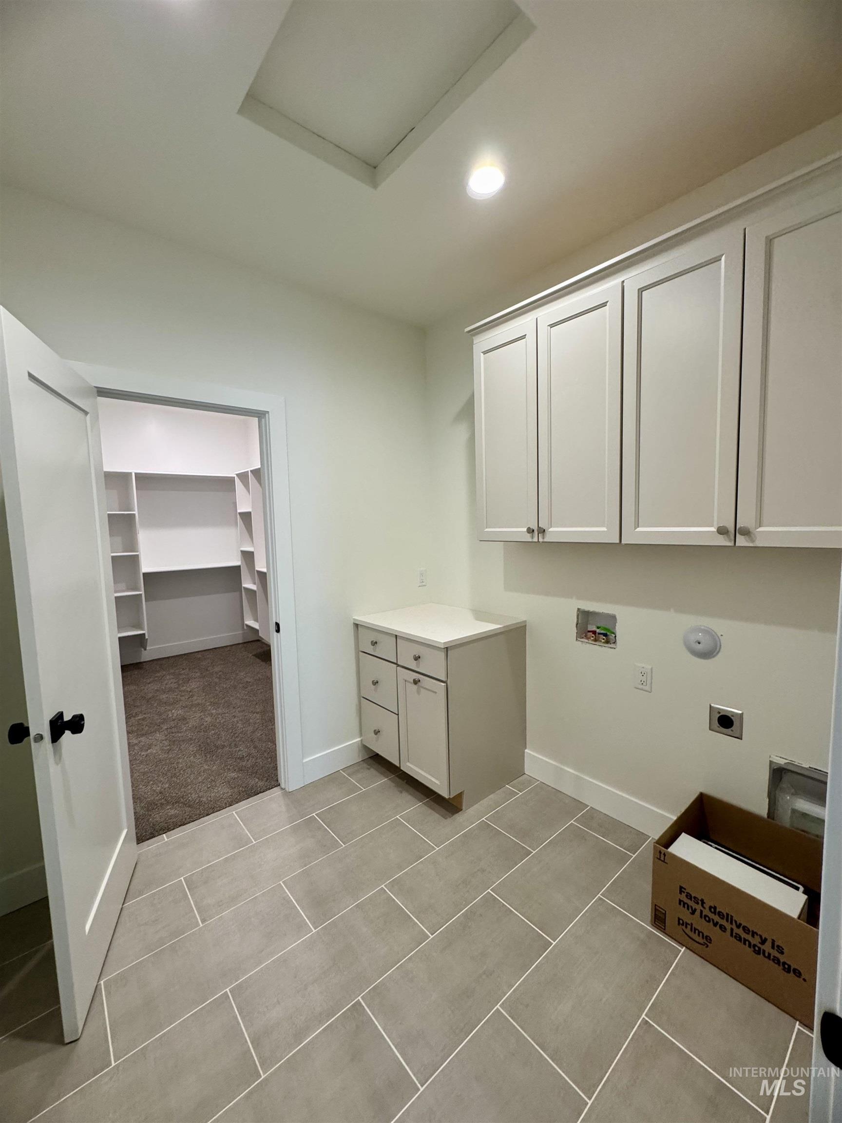 266 Ferdinand Circle Property Photo 29