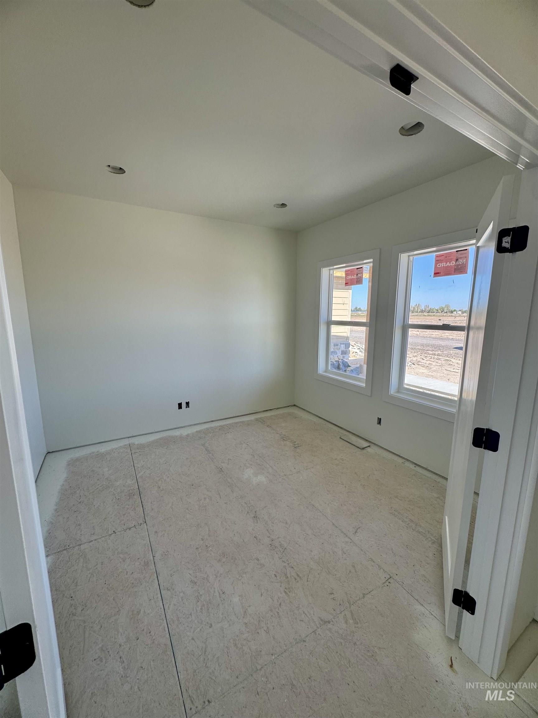 266 Ferdinand Circle Property Photo 32