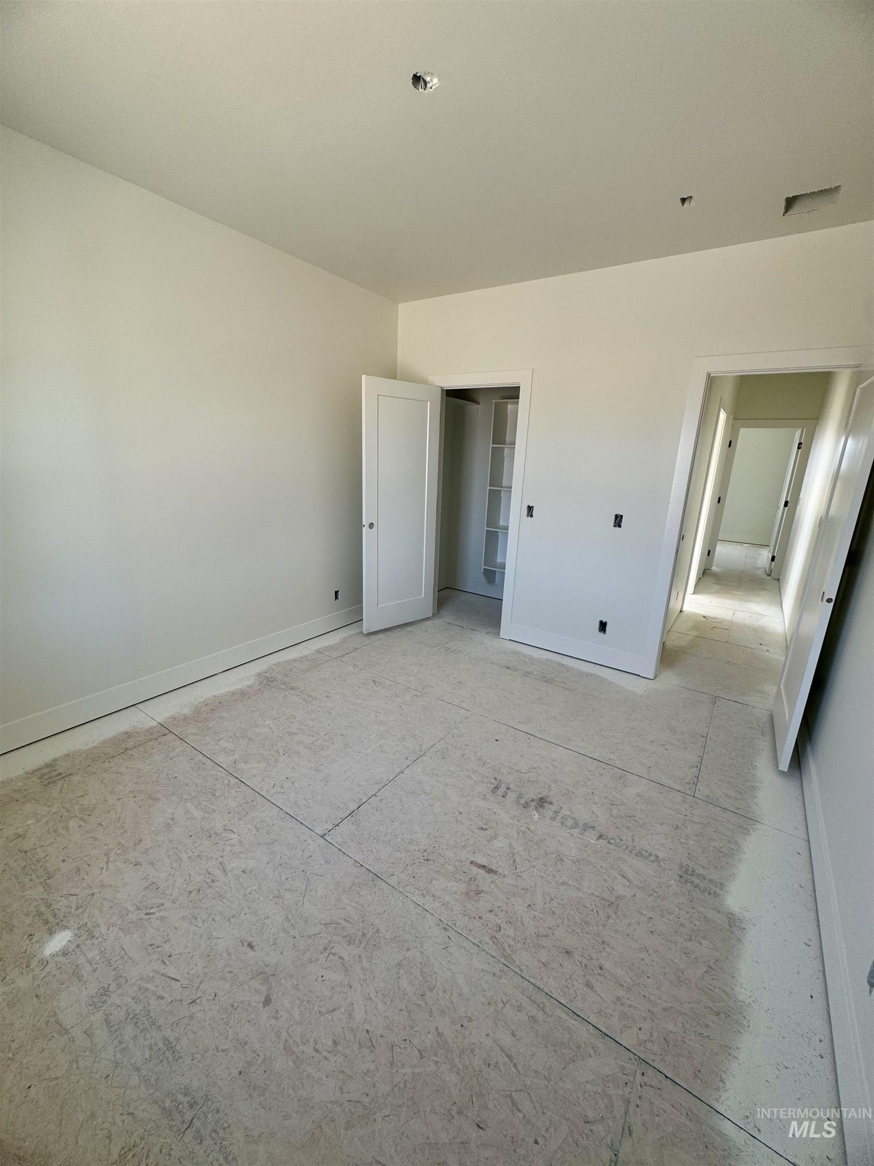266 Ferdinand Circle Property Photo 35