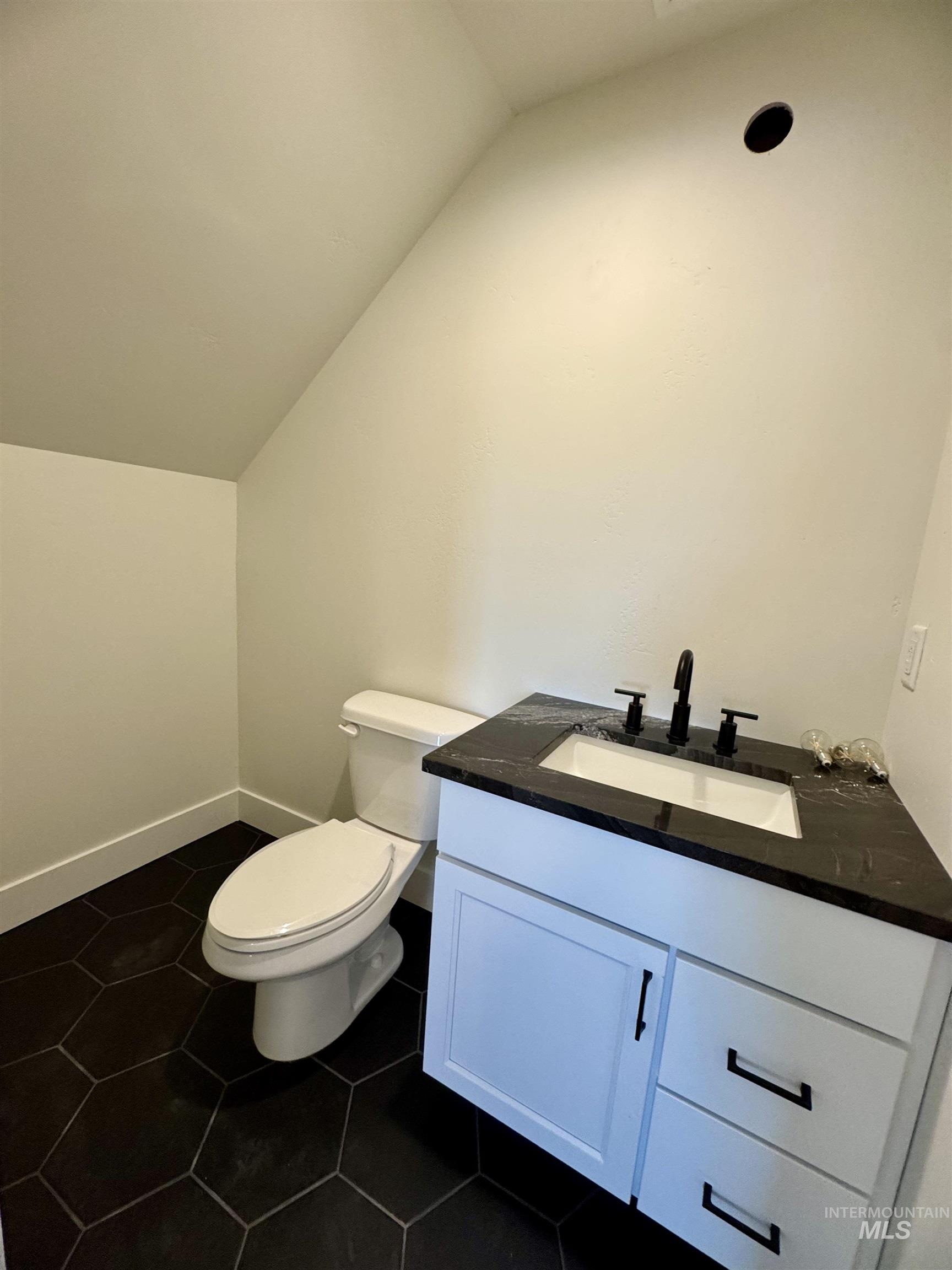 266 Ferdinand Circle Property Photo 35