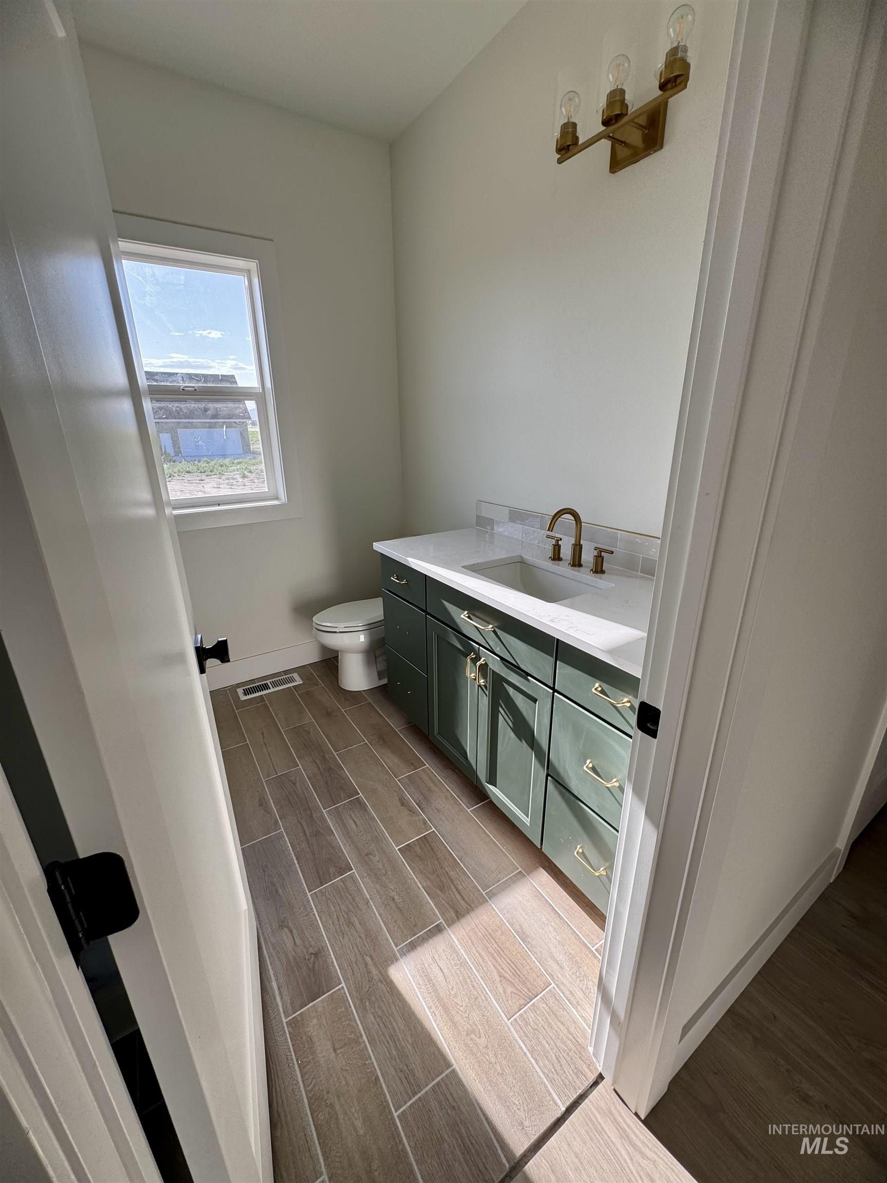 266 Ferdinand Circle Property Photo 40