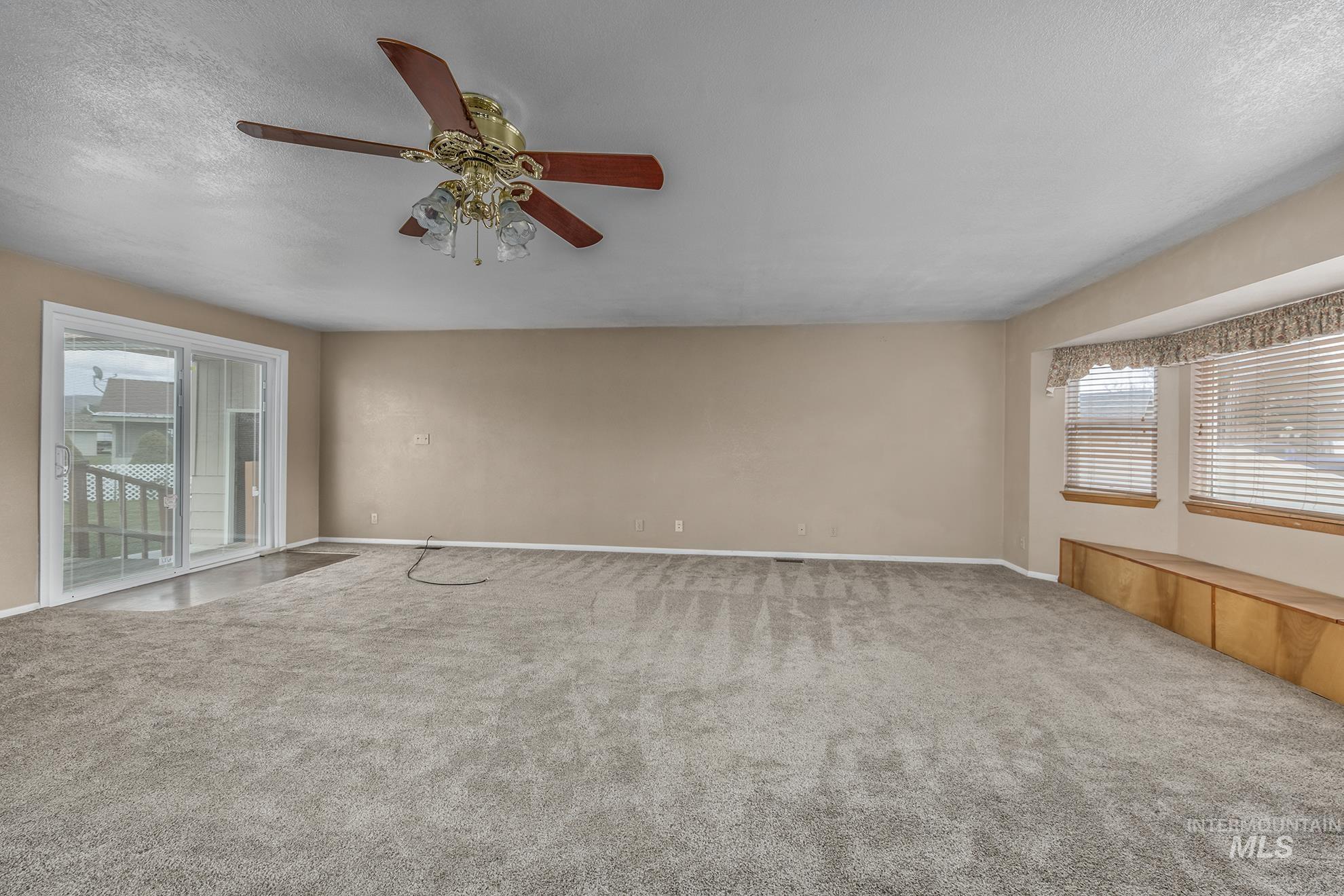 740 Flintlock Way Property Photo 6