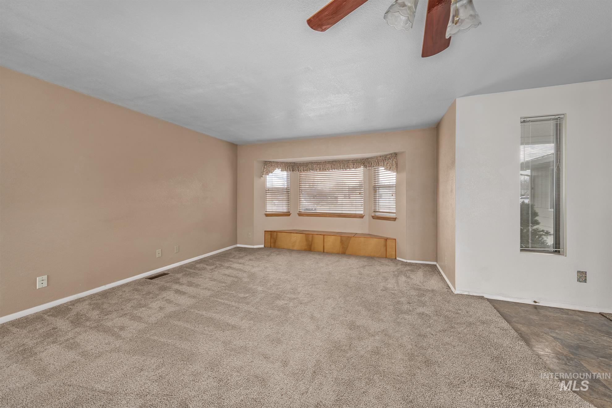 740 Flintlock Way Property Photo 7