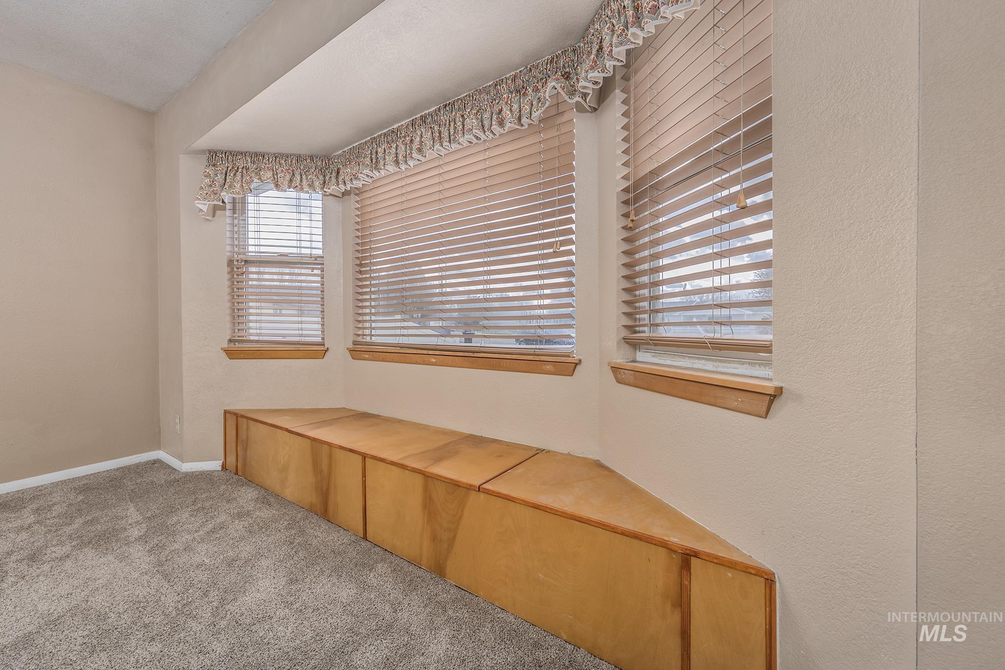 740 Flintlock Way Property Photo 8