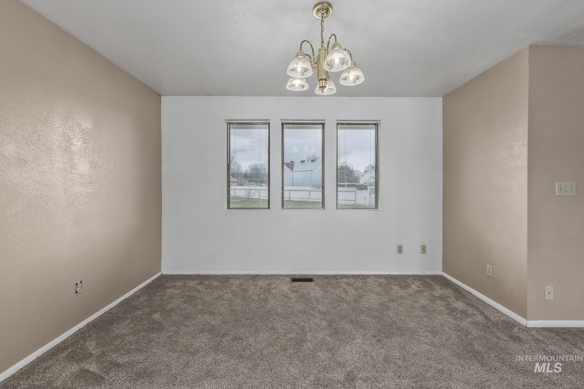 740 Flintlock Way Property Photo 12