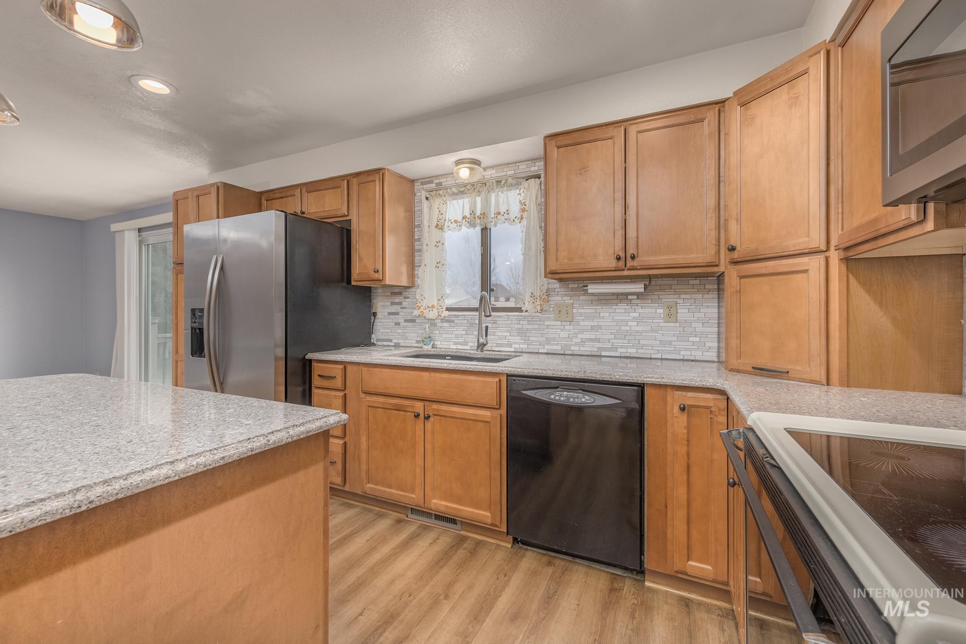 740 Flintlock Way Property Photo 13