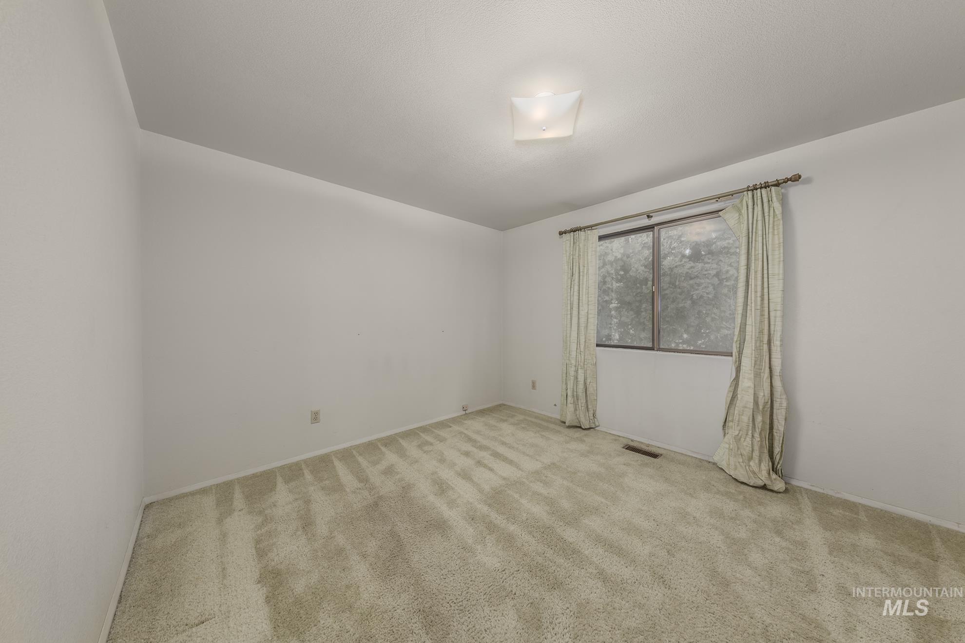 740 Flintlock Way Property Photo 25