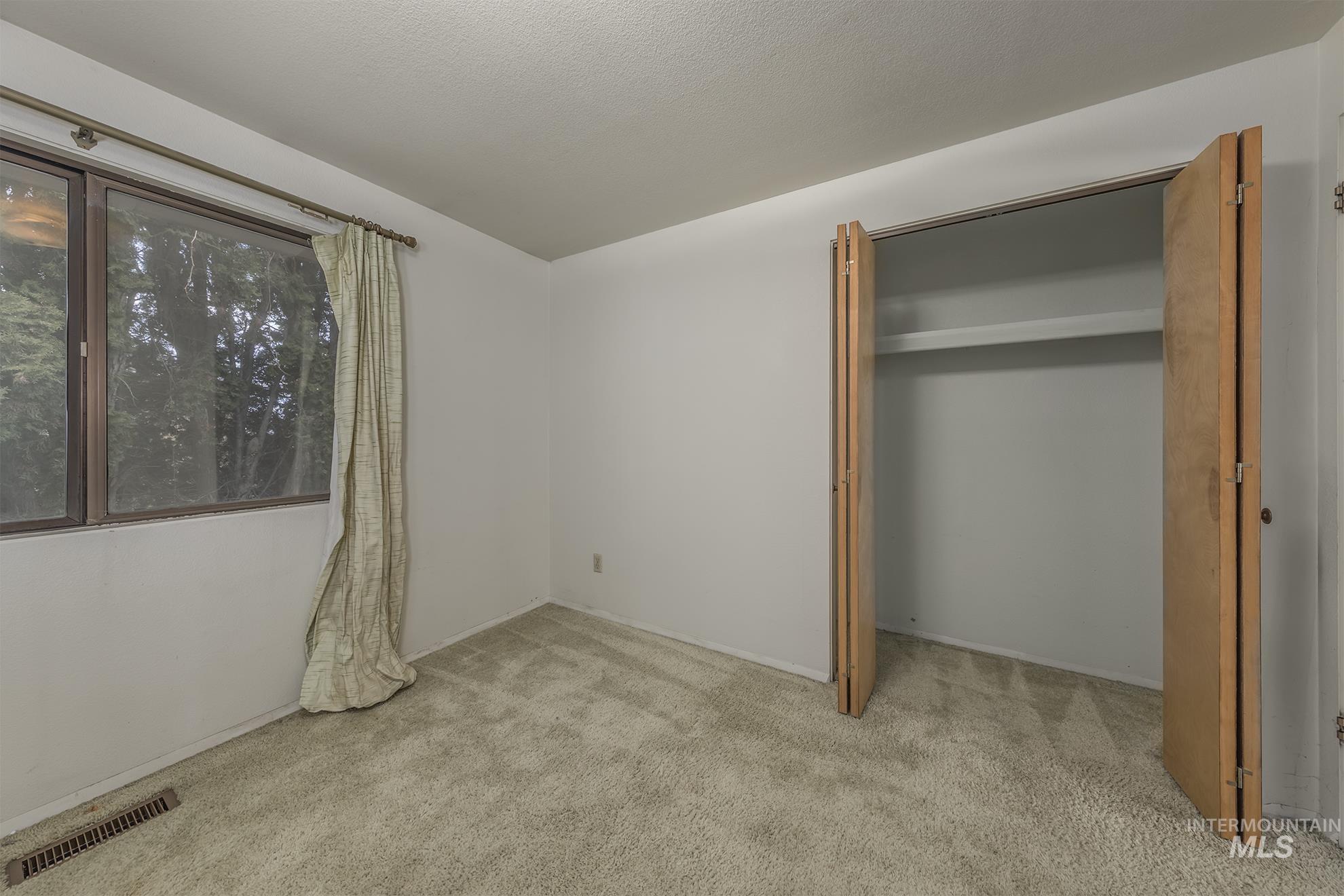 740 Flintlock Way Property Photo 26