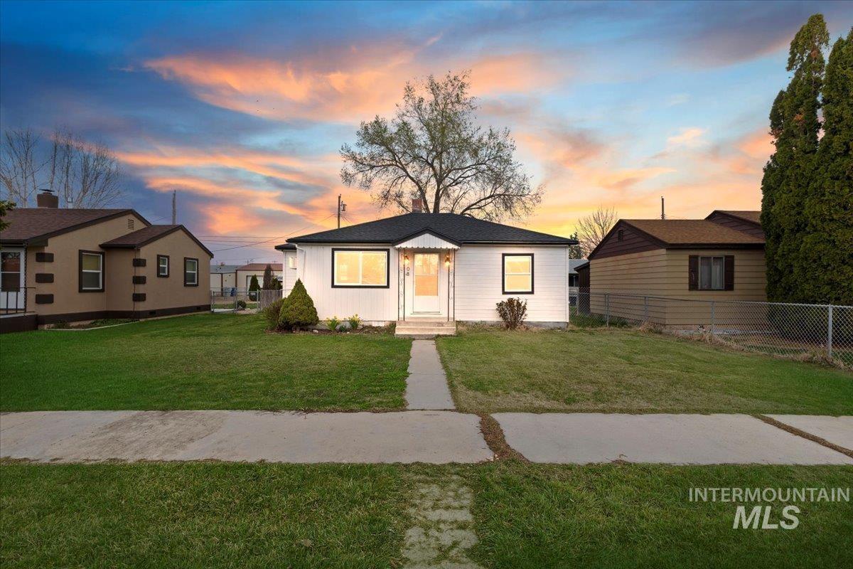 108 & 108 1/2 Parkhurst Dr Property Photo 1