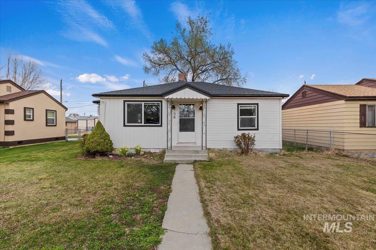 108 & 108 1/2 Parkhurst Dr Property Photo 5