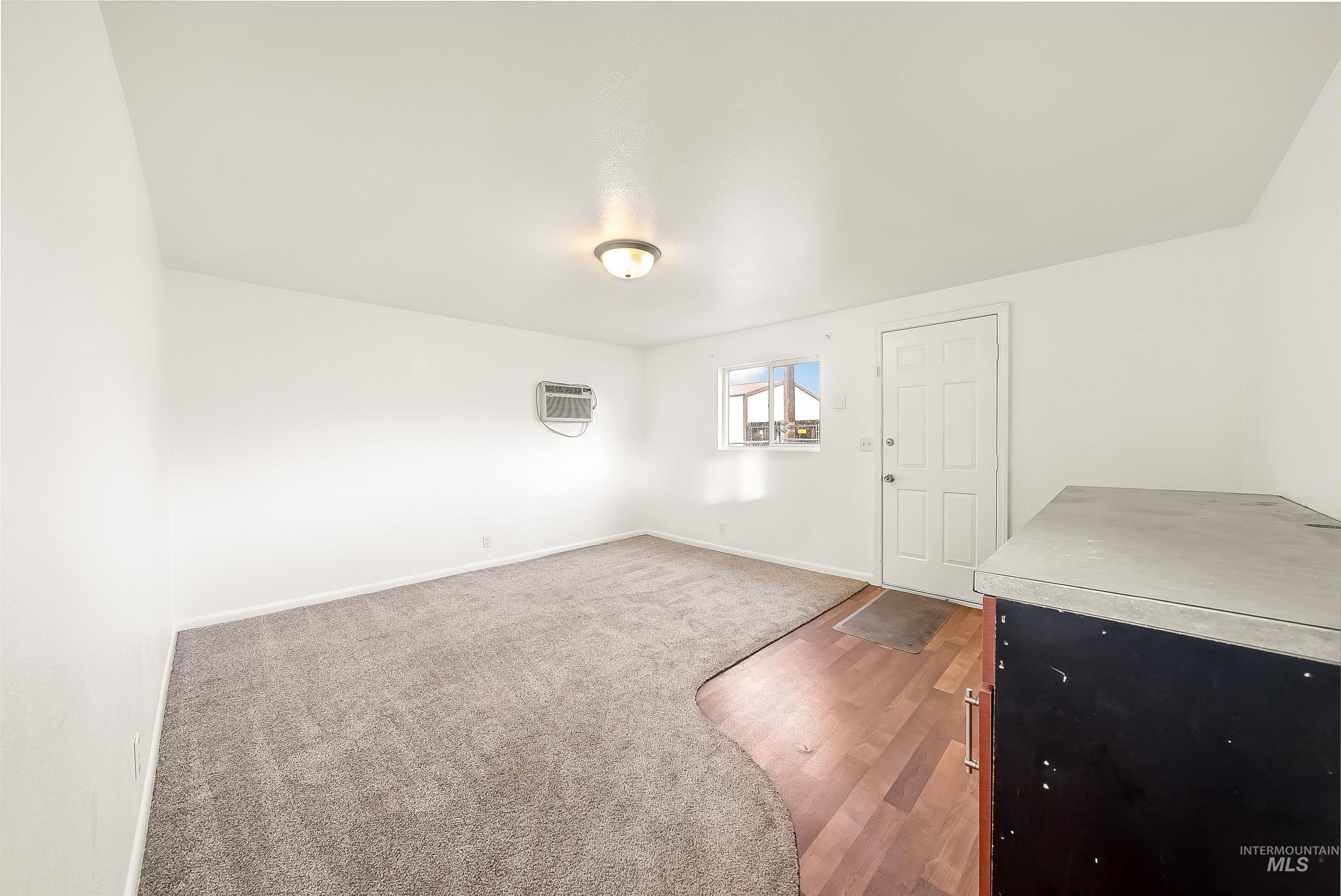 108 & 108 1/2 Parkhurst Dr Property Photo 18