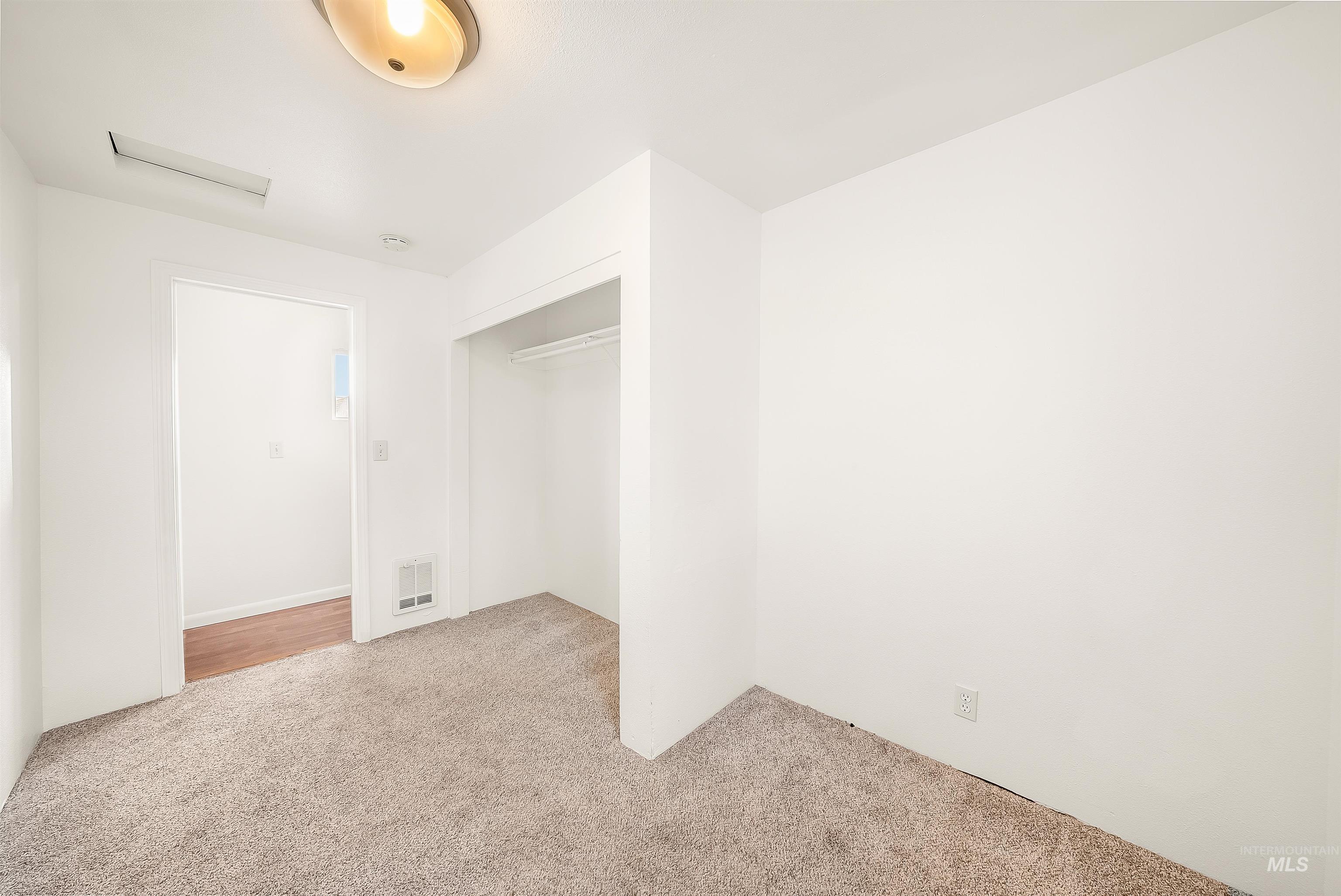 108 & 108 1/2 Parkhurst Dr Property Photo 23