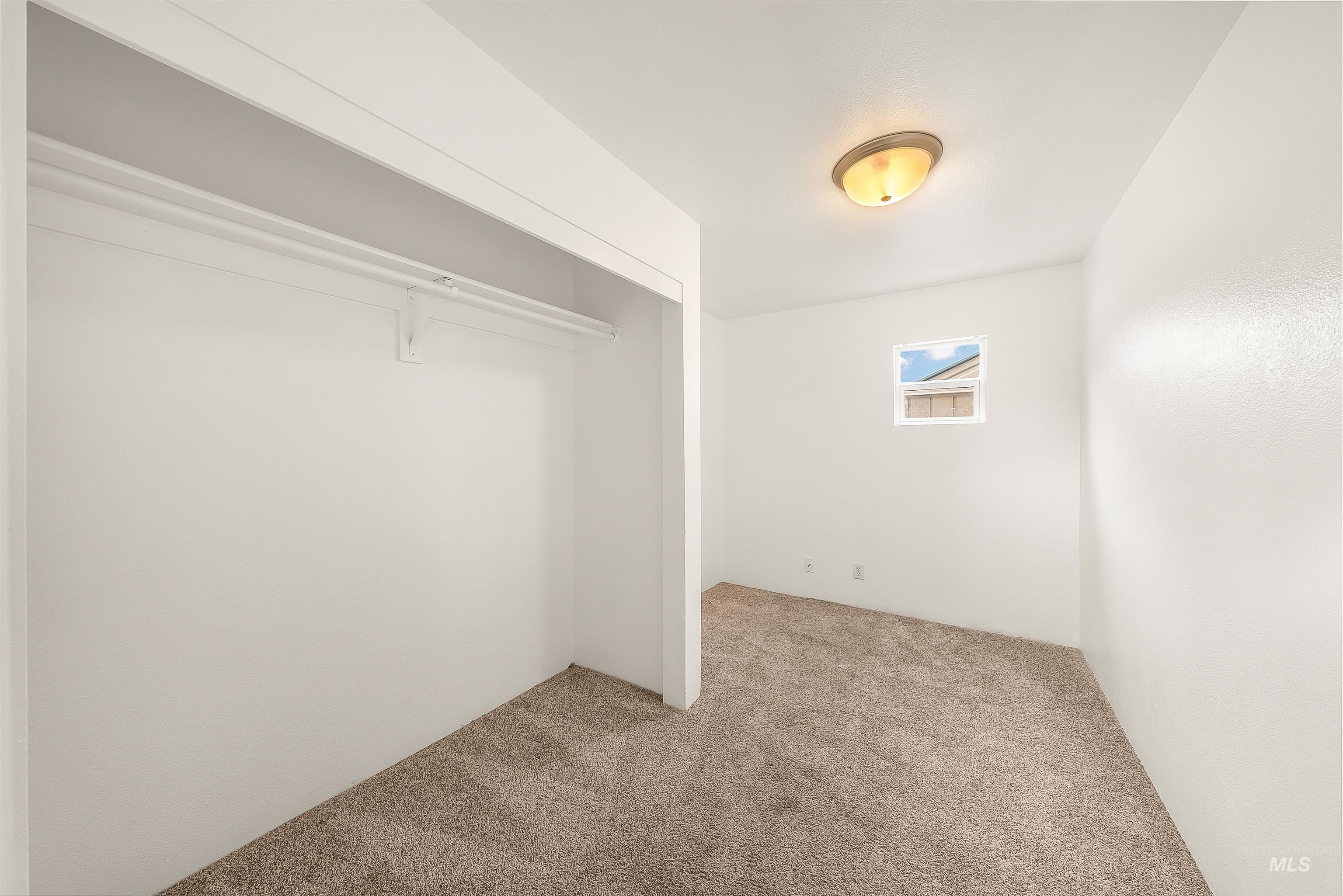 108 & 108 1/2 Parkhurst Dr Property Photo 24