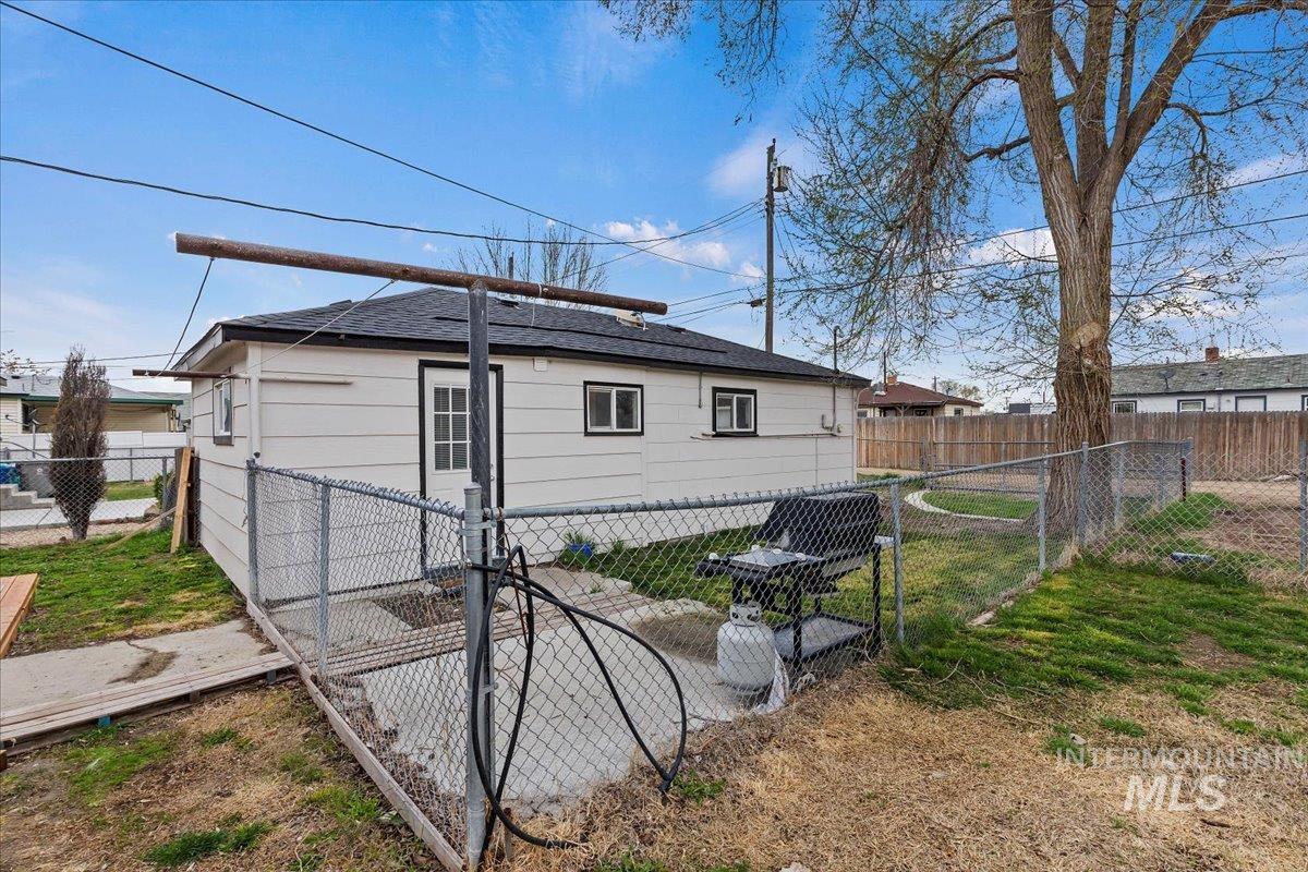 108 & 108 1/2 Parkhurst Dr Property Photo 31
