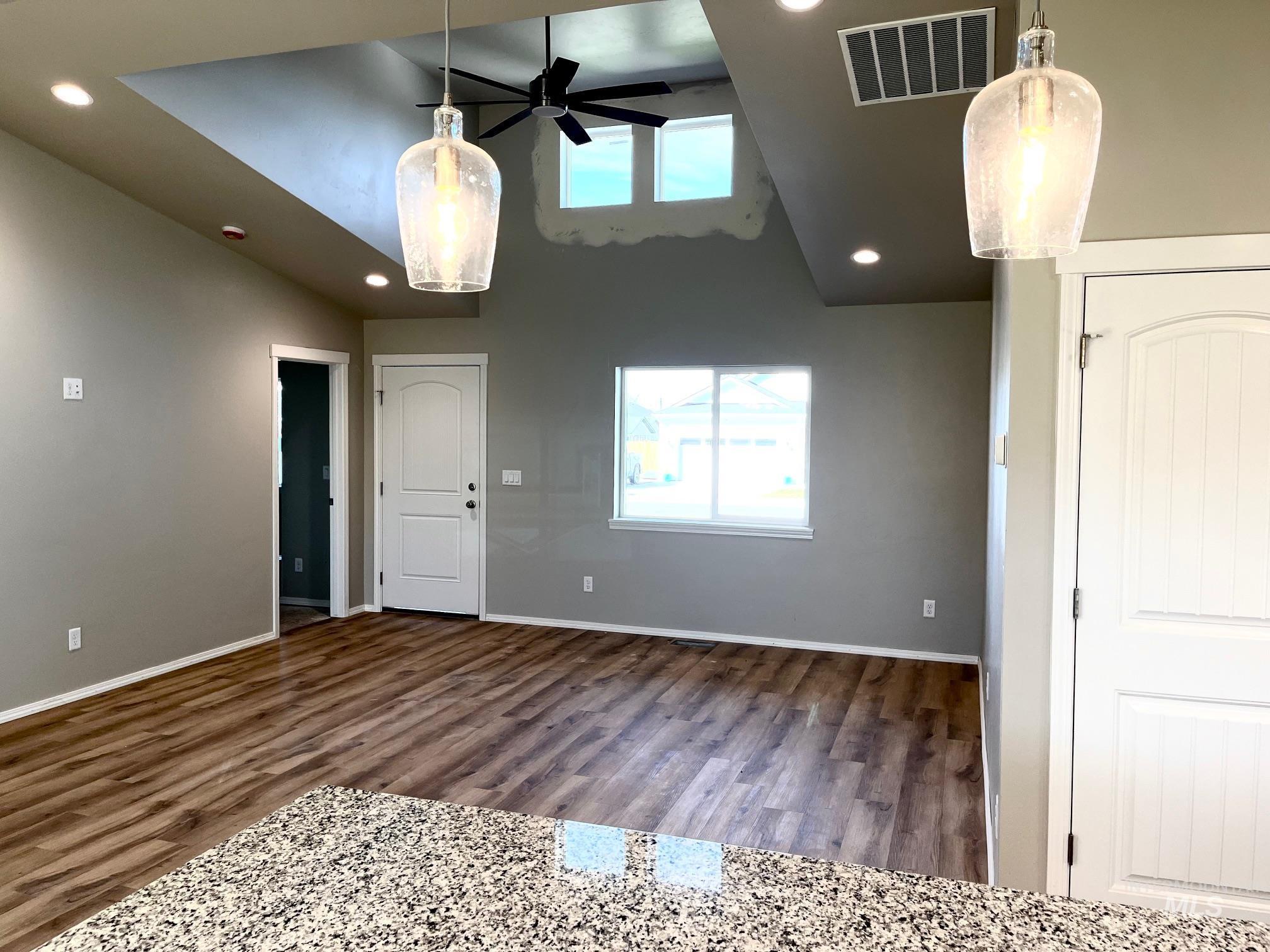 1117 Meadow Lake Loop Property Photo 6